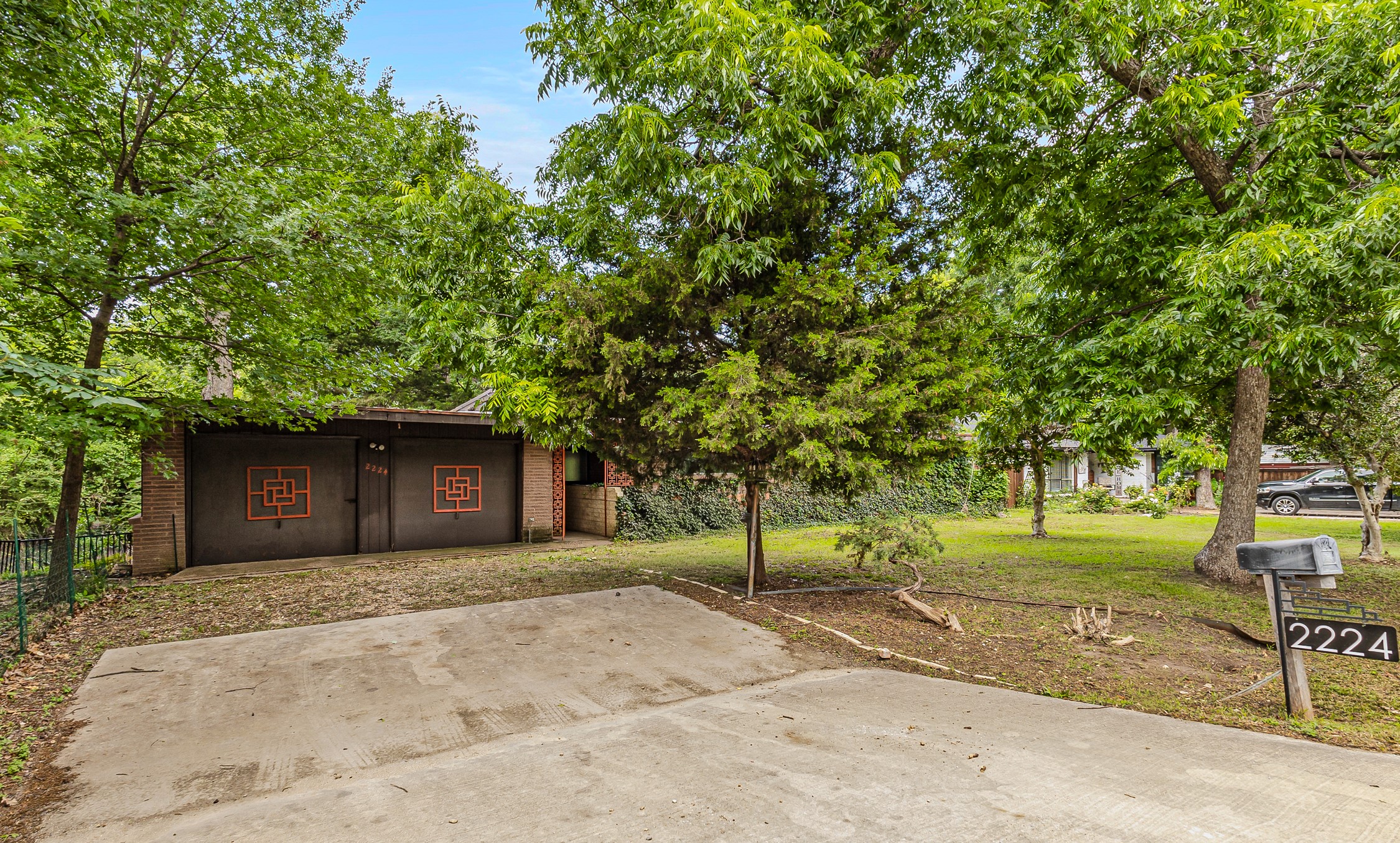 2224 Lakeland Drive Dallas TX 75228