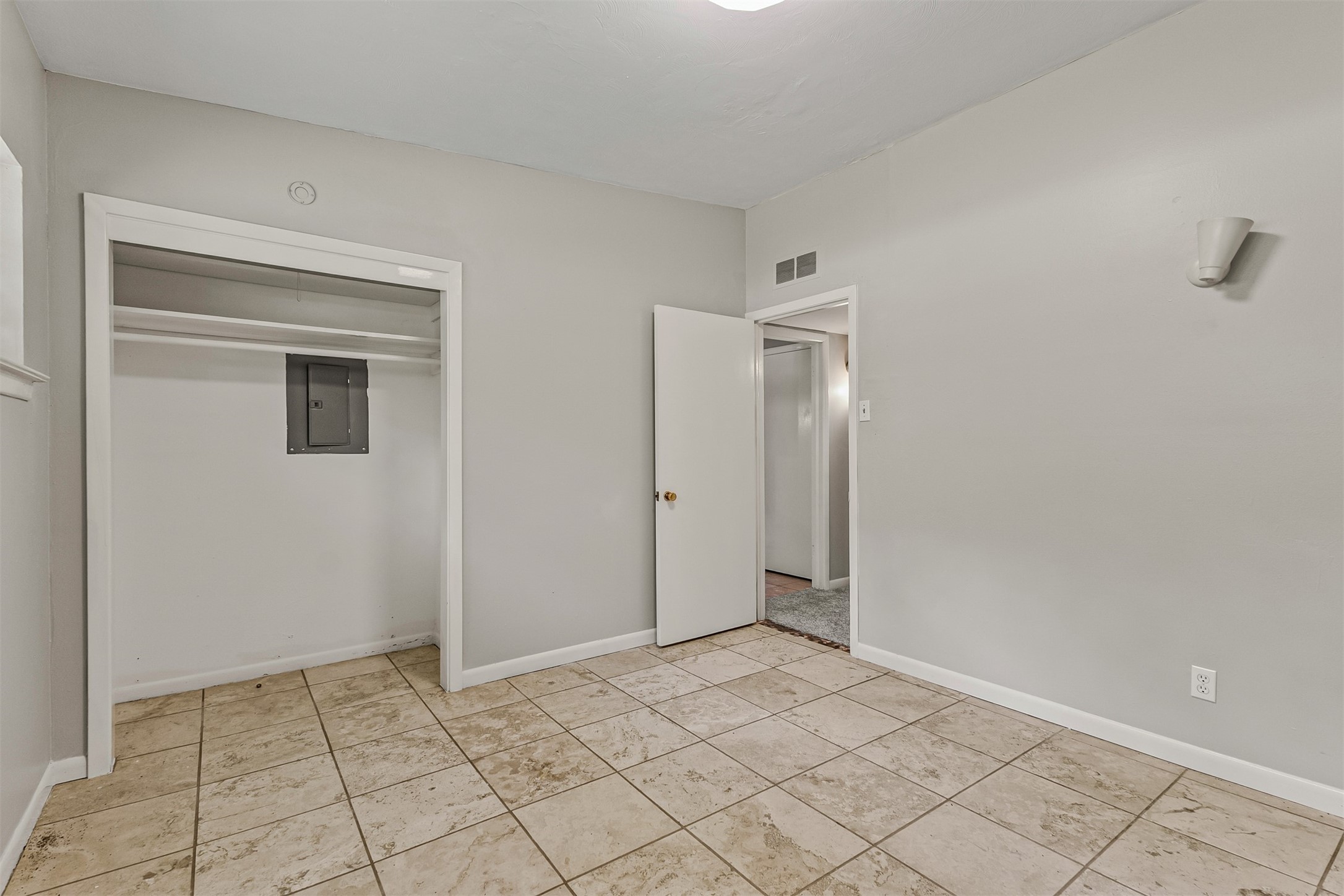 2224 Lakeland Drive Dallas TX 75228