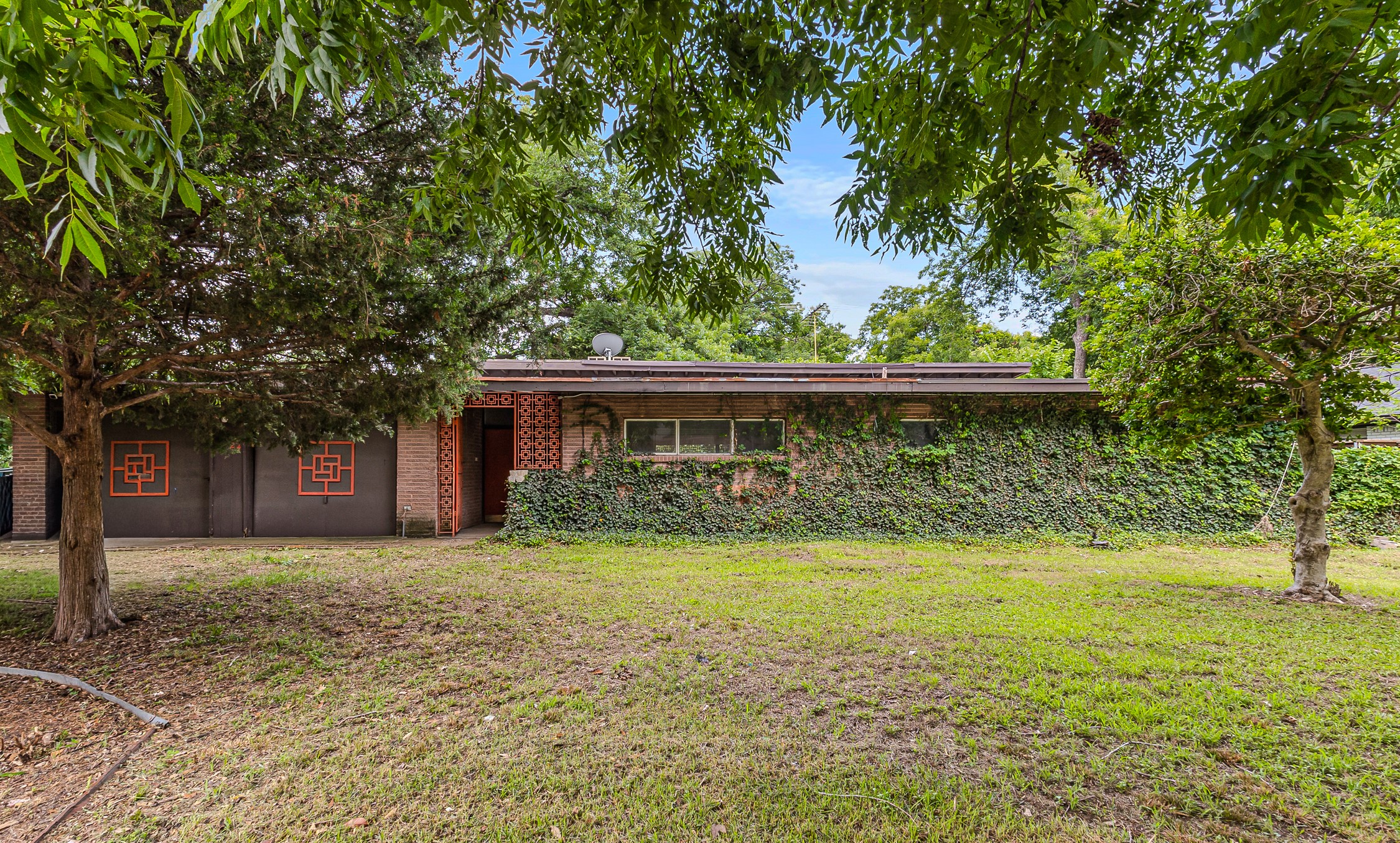 2224 Lakeland Drive Dallas TX 75228