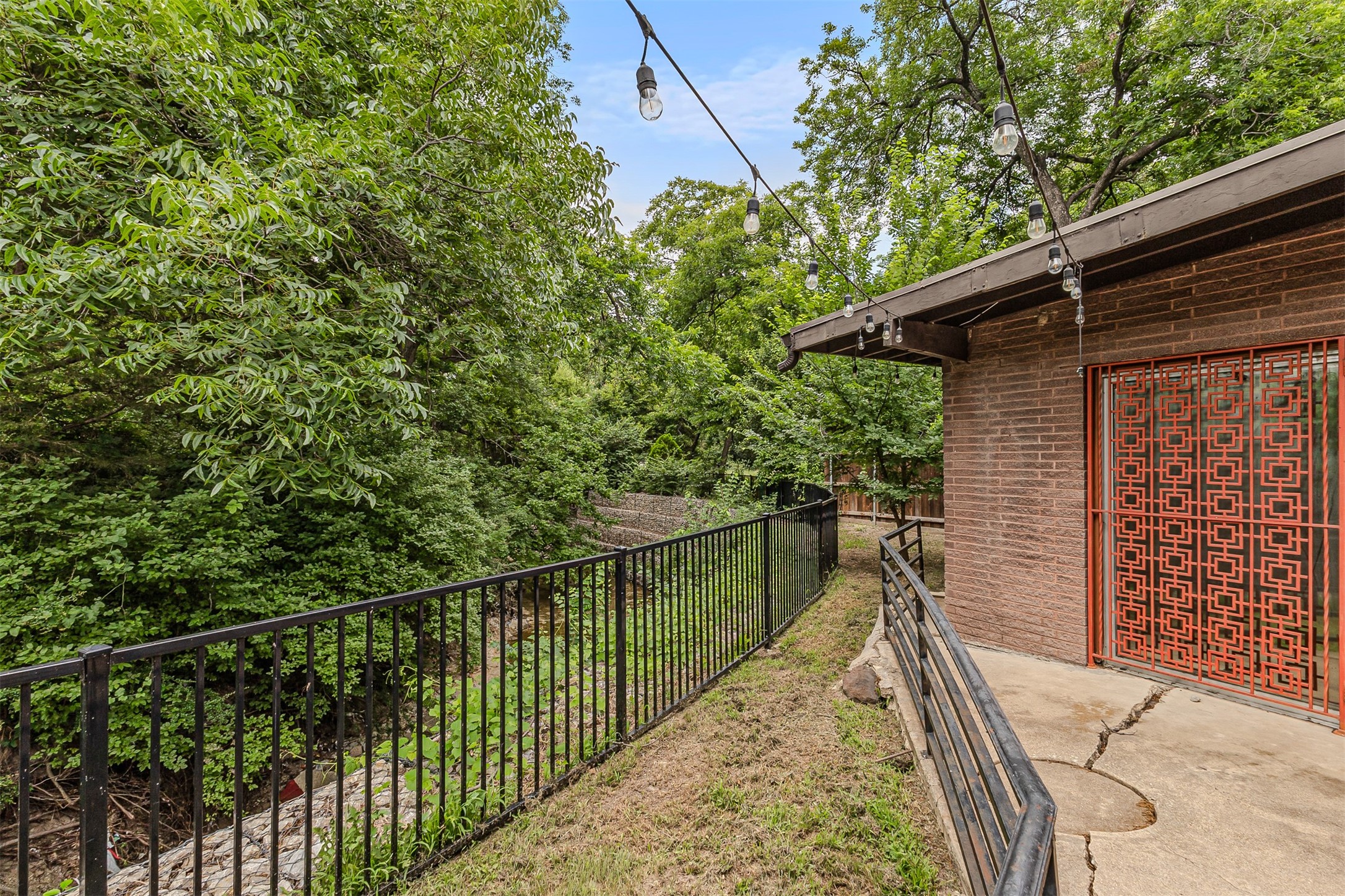 2224 Lakeland Drive Dallas TX 75228