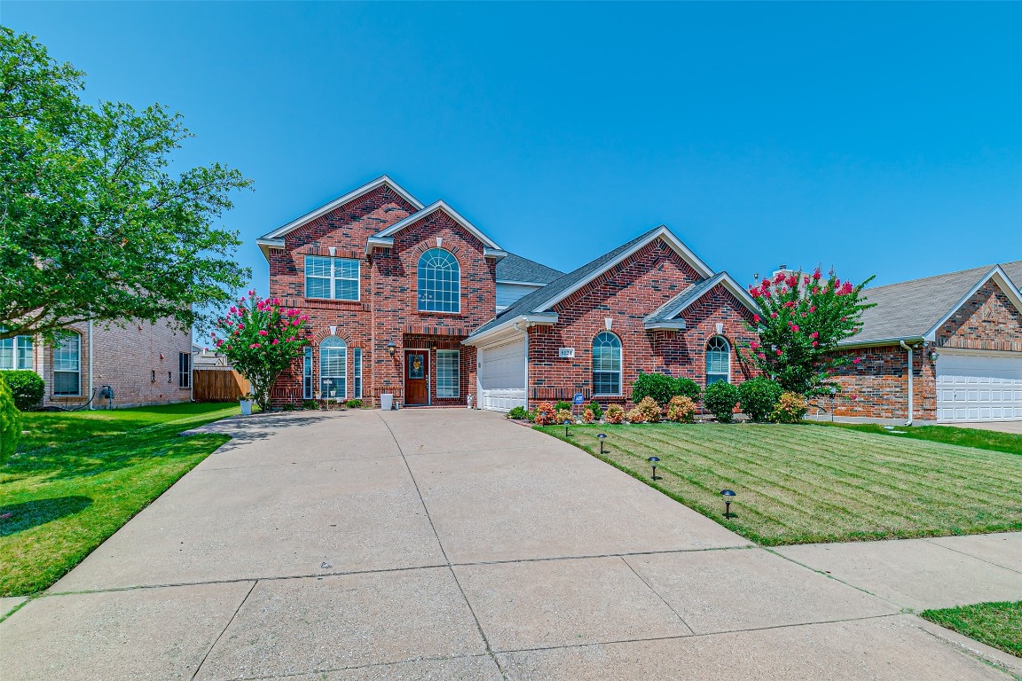 8124 La Frontera Trail Arlington TX 76002