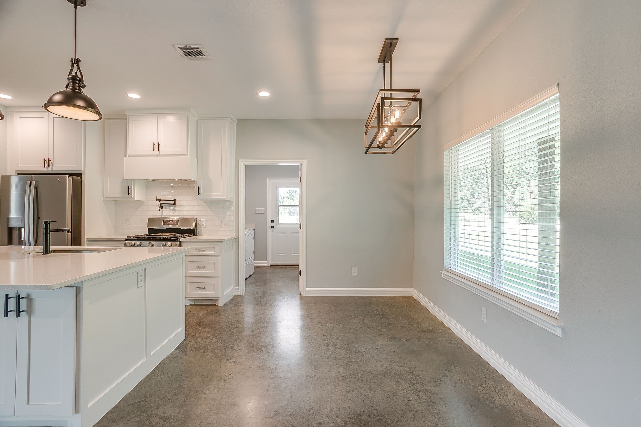 13901 County Road 102 Grandview TX 76050