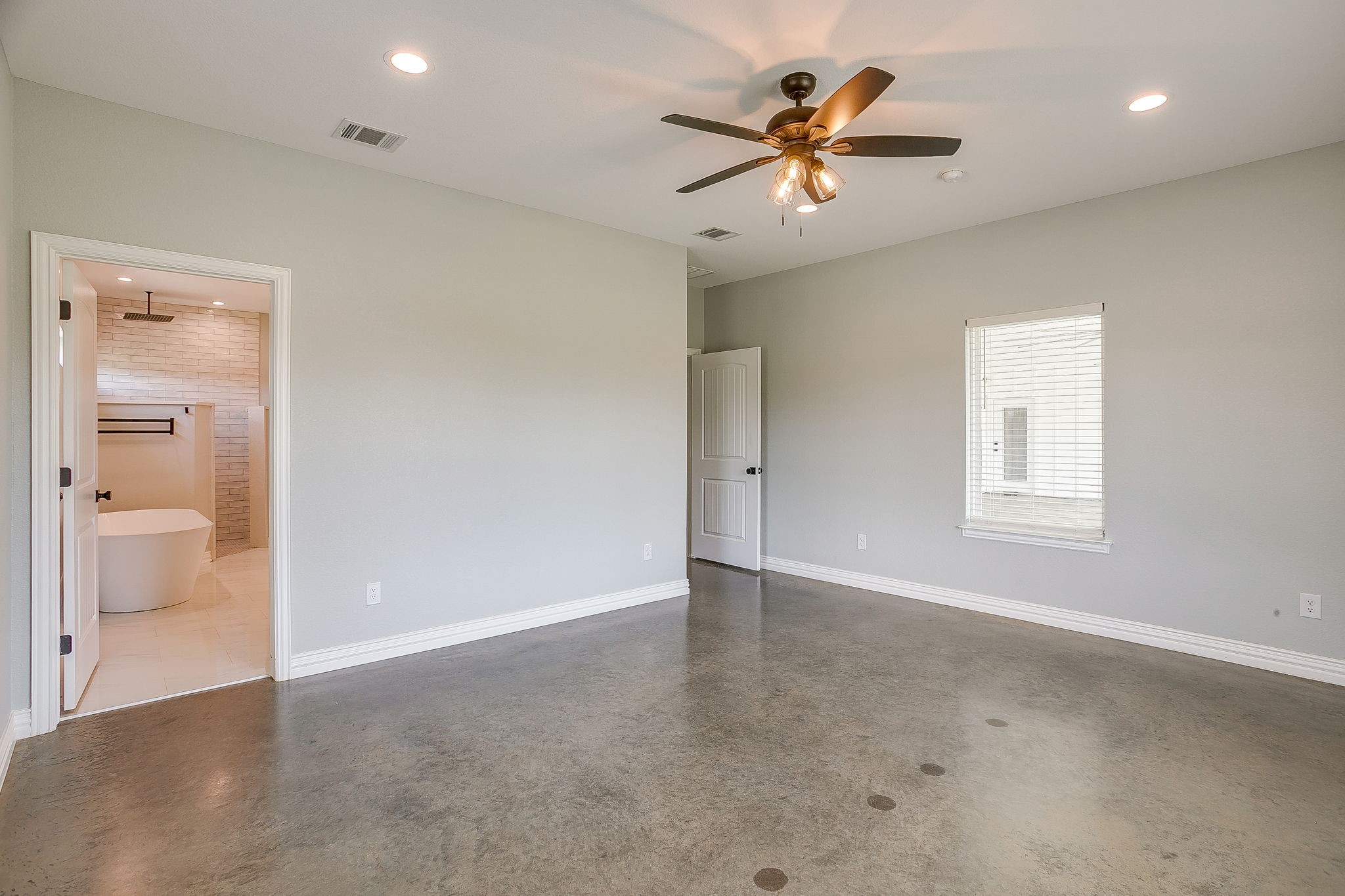 13901 County Road 102 Grandview TX 76050