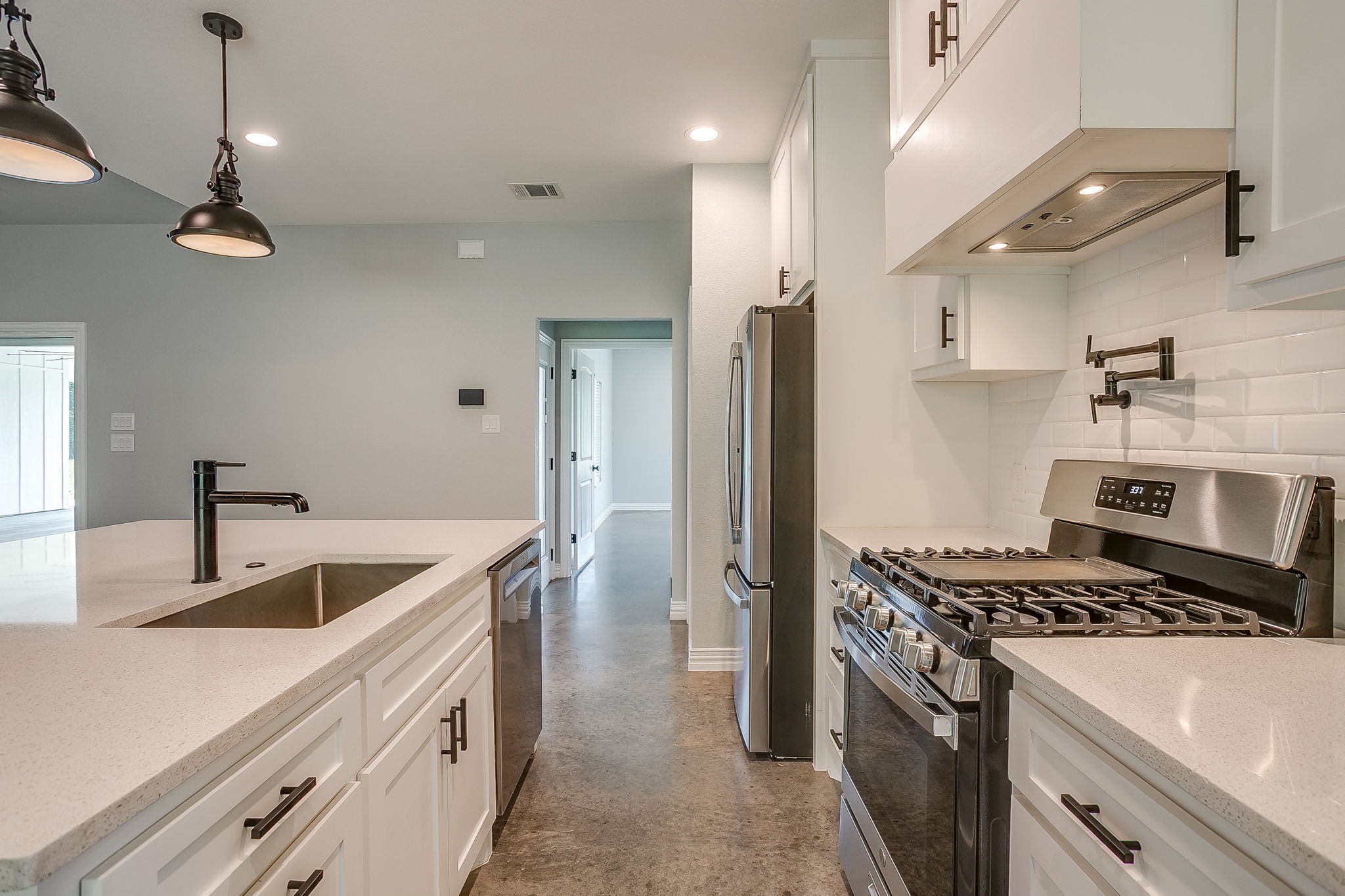 13901 County Road 102 Grandview TX 76050
