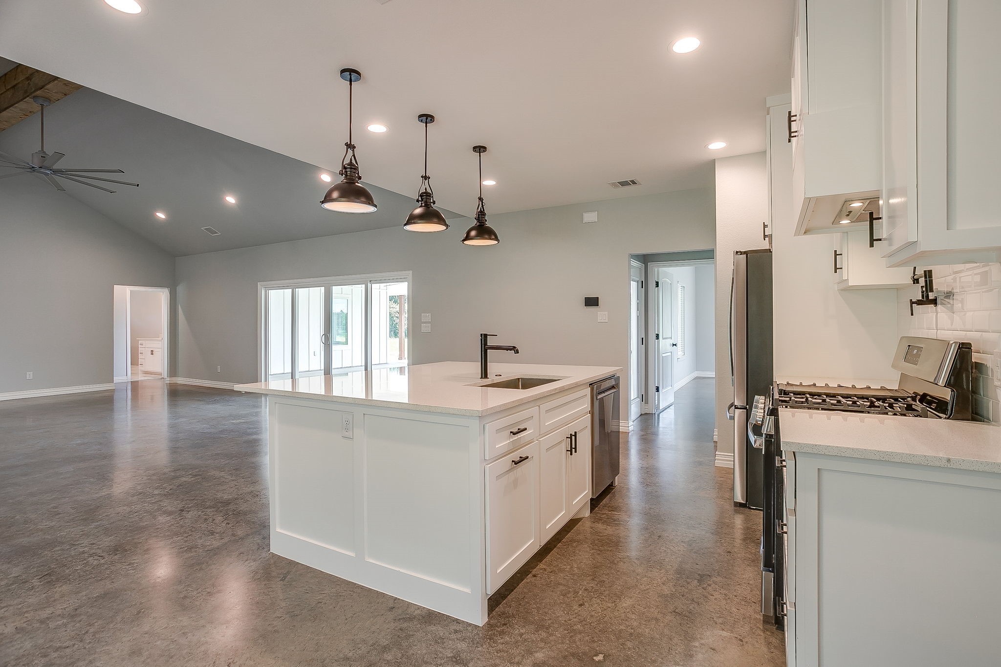 13901 County Road 102 Grandview TX 76050