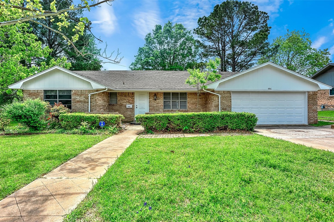 1806 W Taylor Street Sherman TX 75092