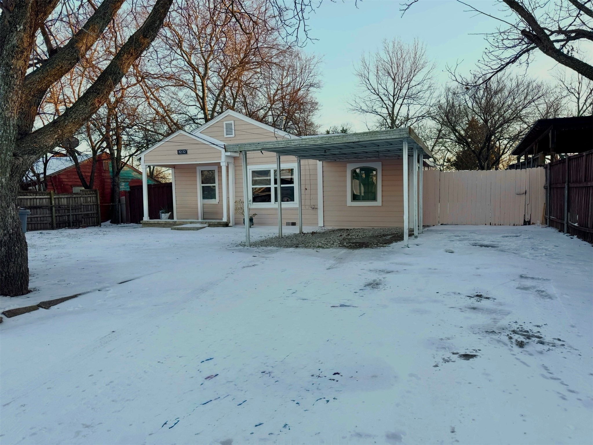 3232 Springview Avenue Dallas TX 75216