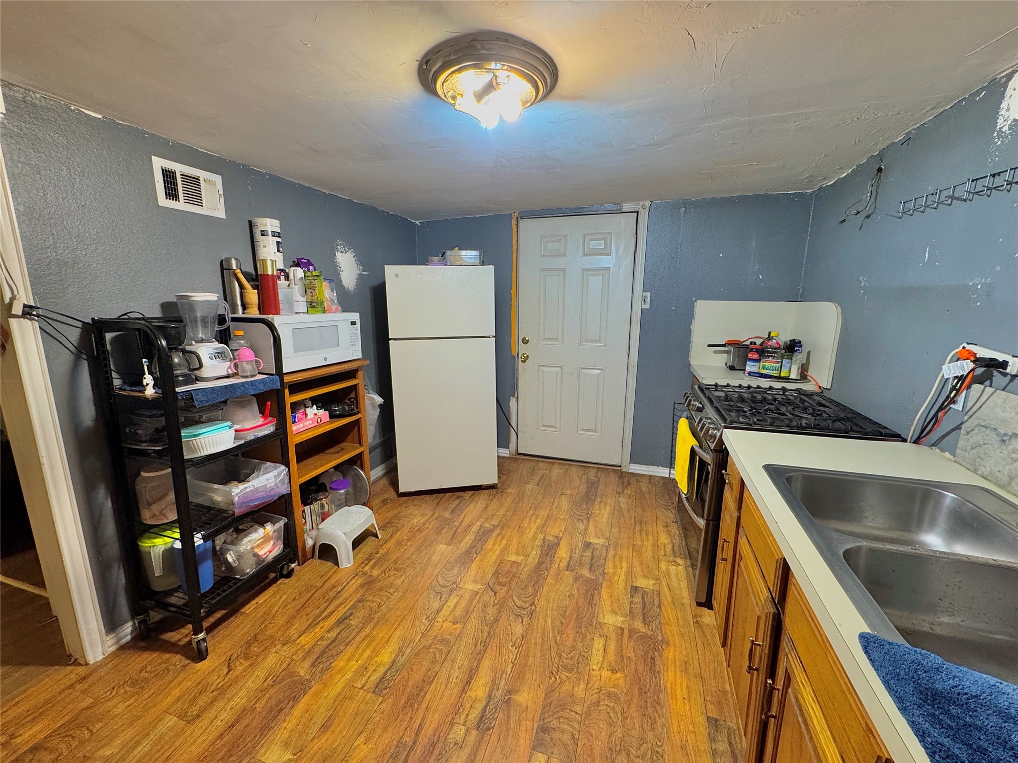 3232 Springview Avenue Dallas TX 75216