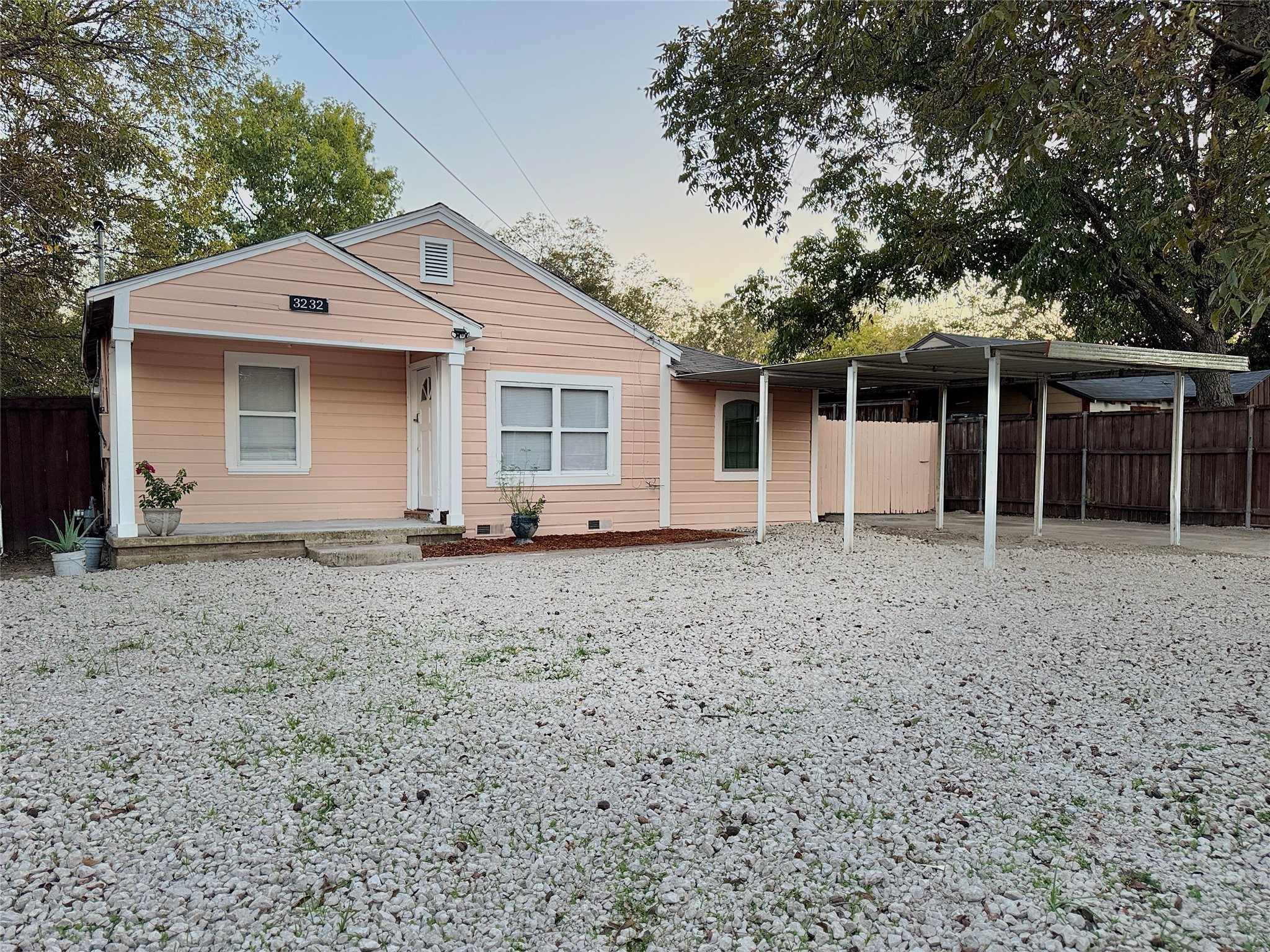 3232 Springview Avenue Dallas TX 75216