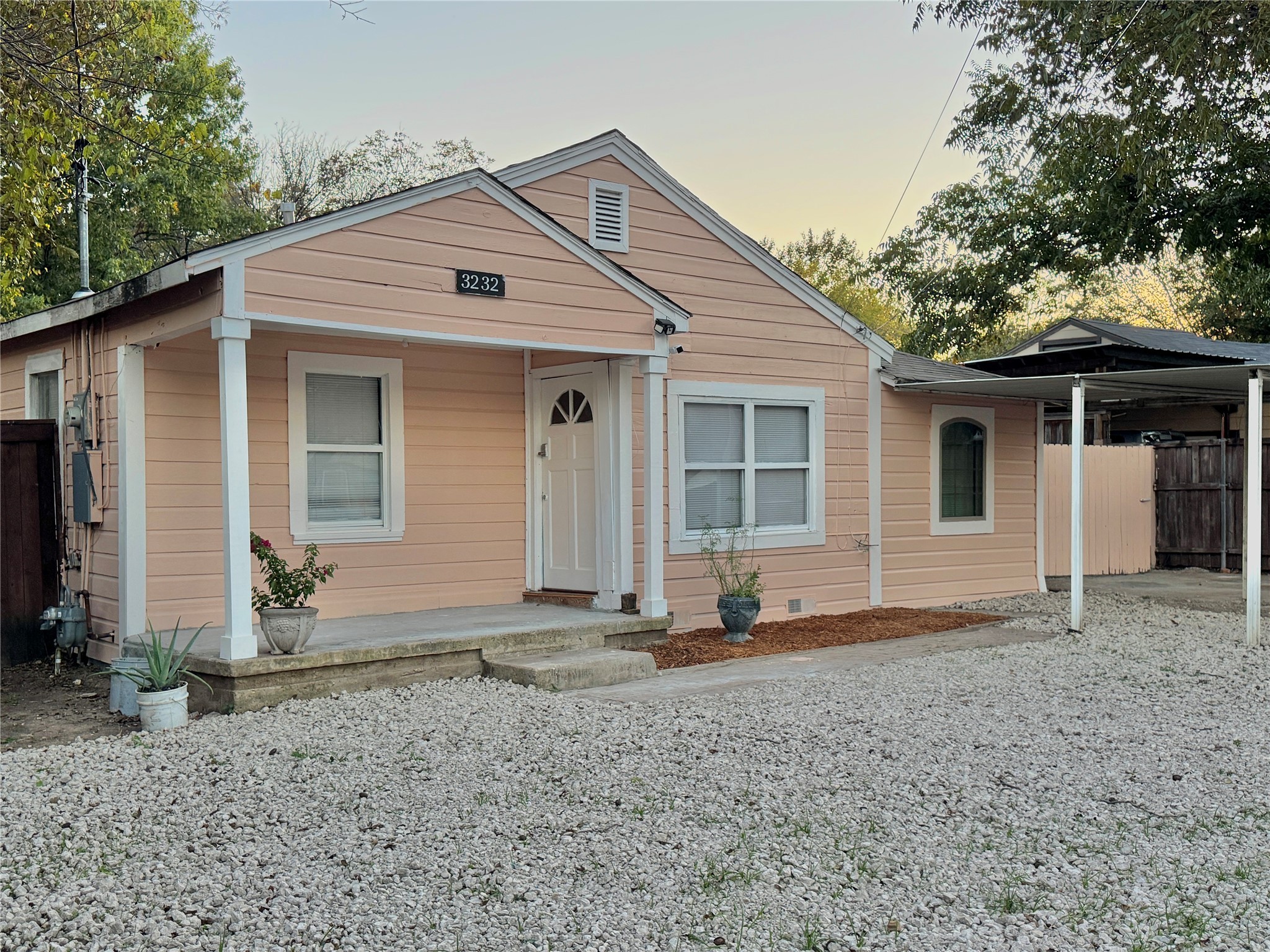 3232 Springview Avenue Dallas TX 75216