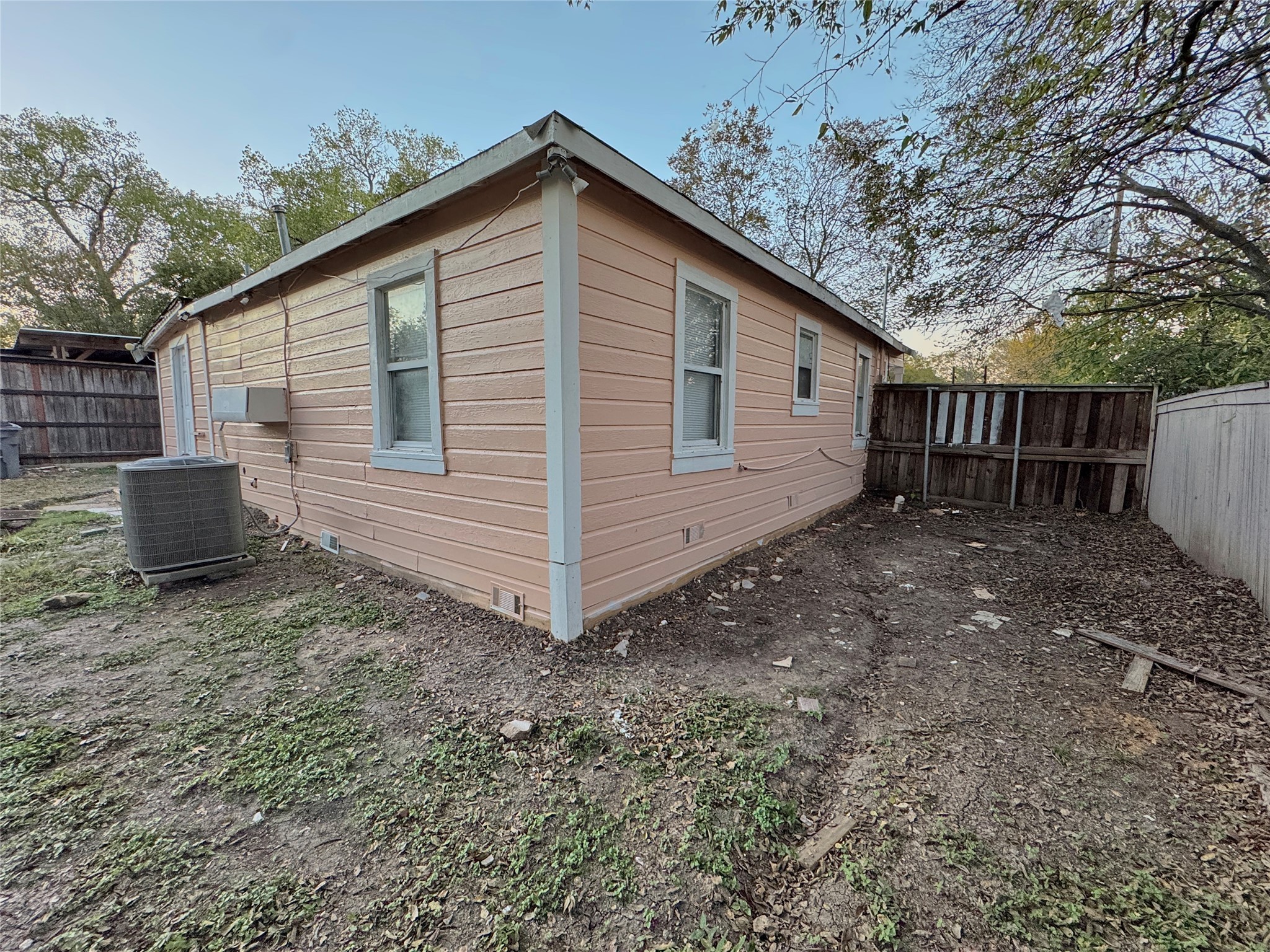 3232 Springview Avenue Dallas TX 75216