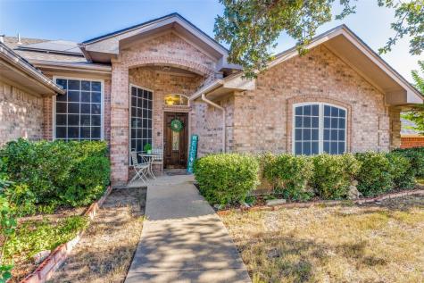 1261 Cross Creek Drive Kennedale TX 76060