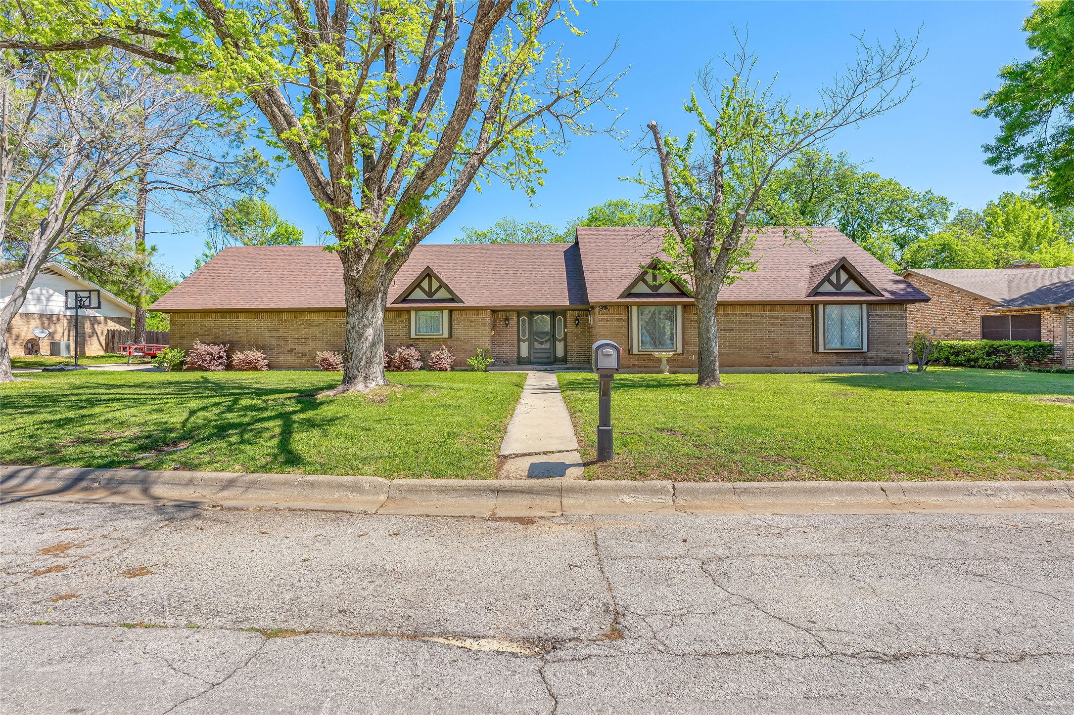 2015 Edgewood Drive Bridgeport TX 76426