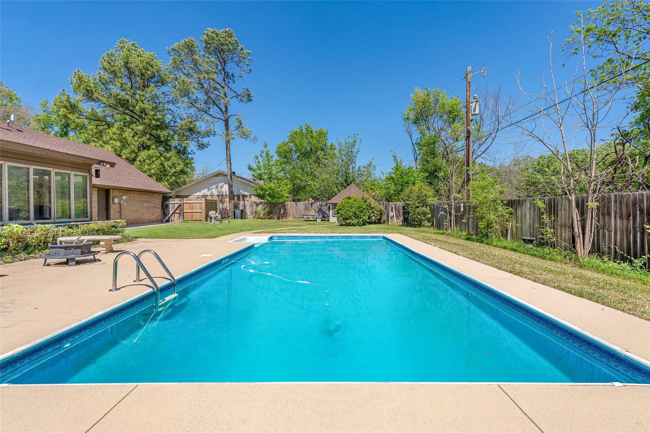 2015 Edgewood Drive Bridgeport TX 76426