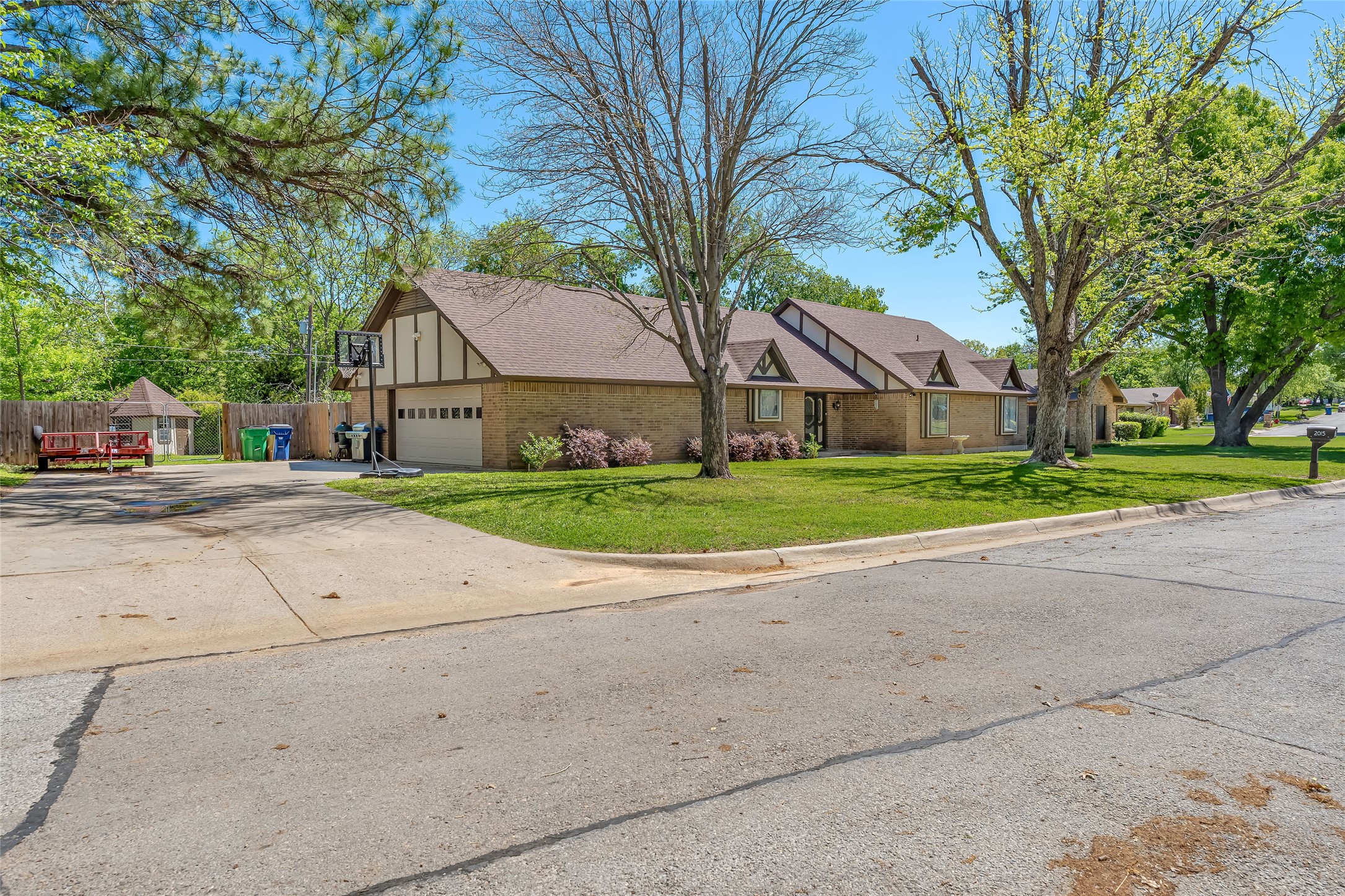 2015 Edgewood Drive Bridgeport TX 76426