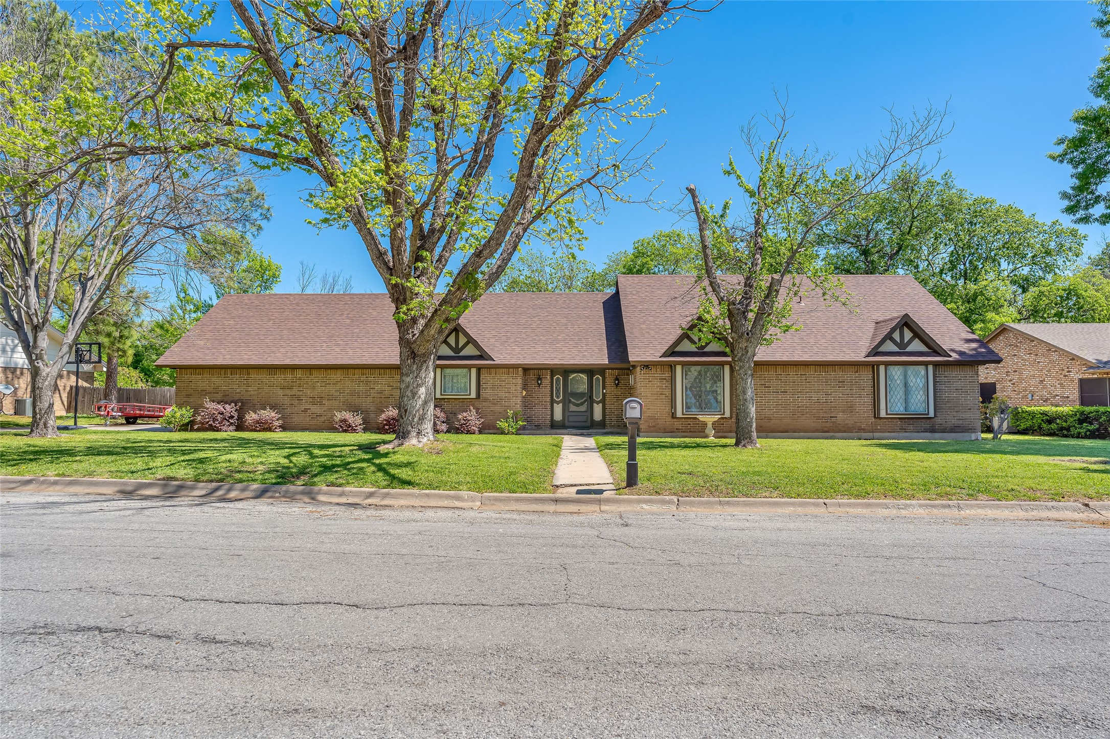 2015 Edgewood Drive Bridgeport TX 76426