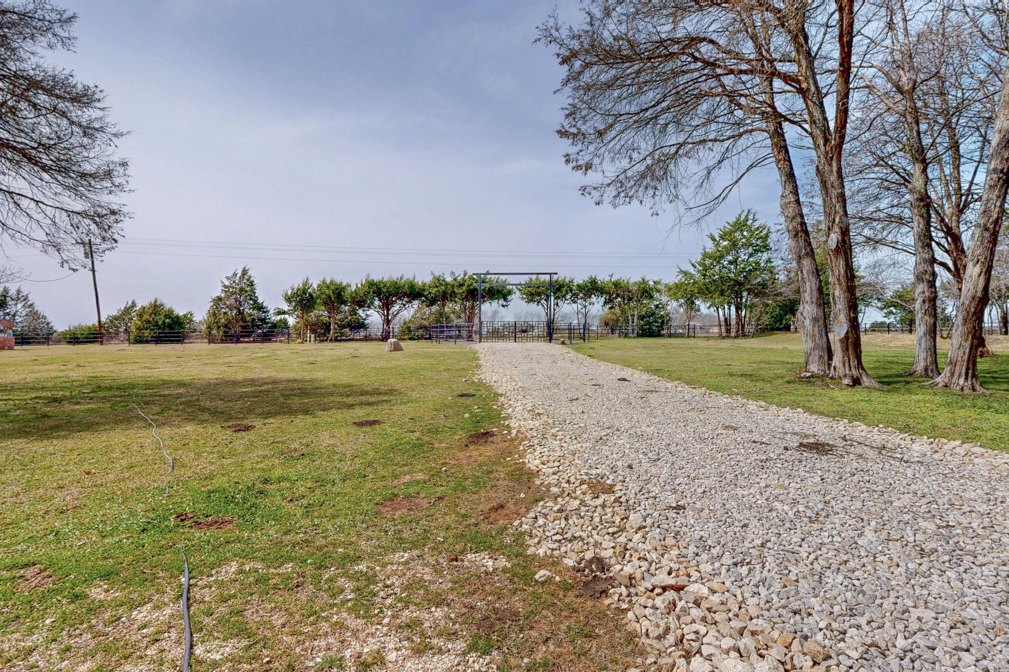 17073 Fm 2613 Kemp TX 75143