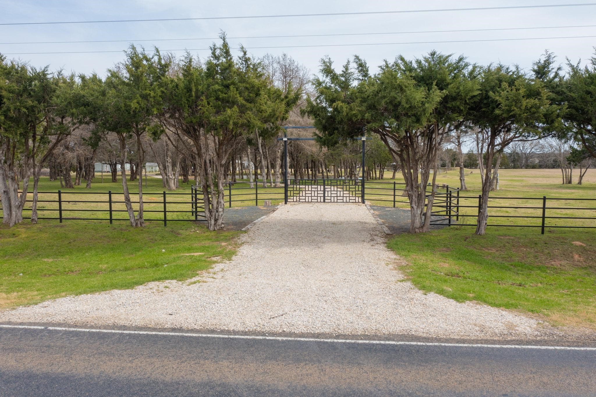 17073 Fm 2613 Kemp TX 75143