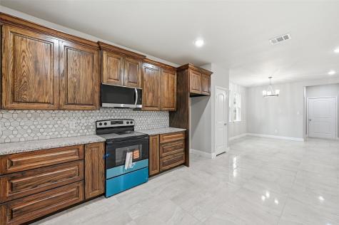 306 Lewis Street Cleburne TX 76031