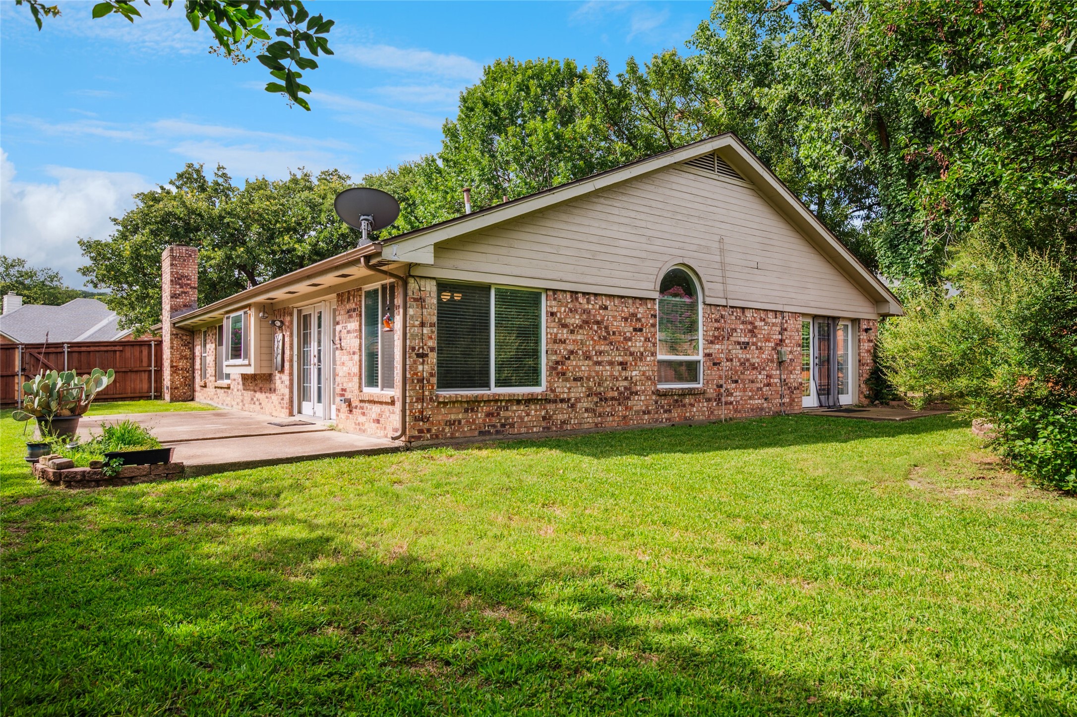 2726 Winding Hollow Lane Arlington TX 76006