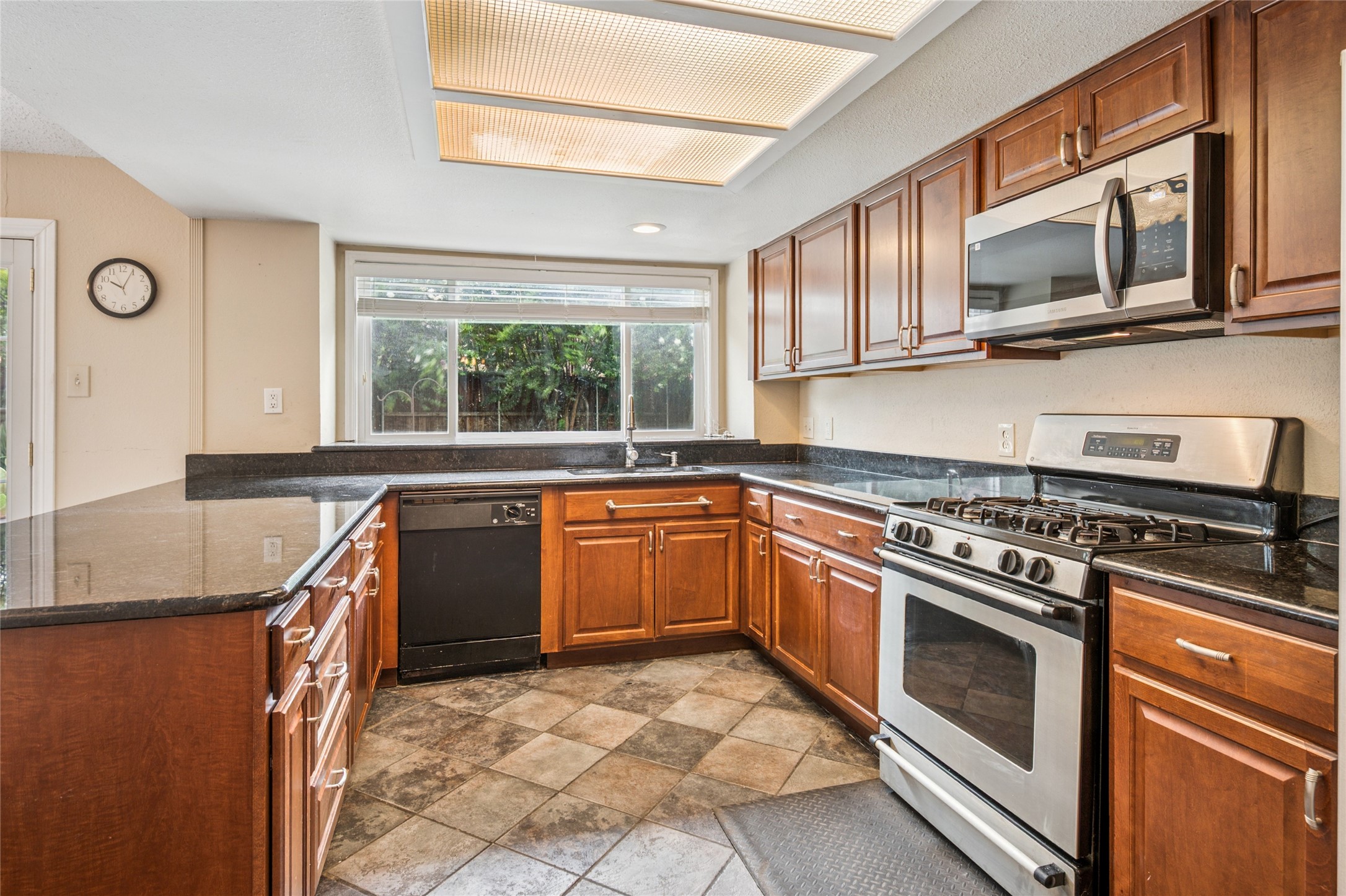 2726 Winding Hollow Lane Arlington TX 76006