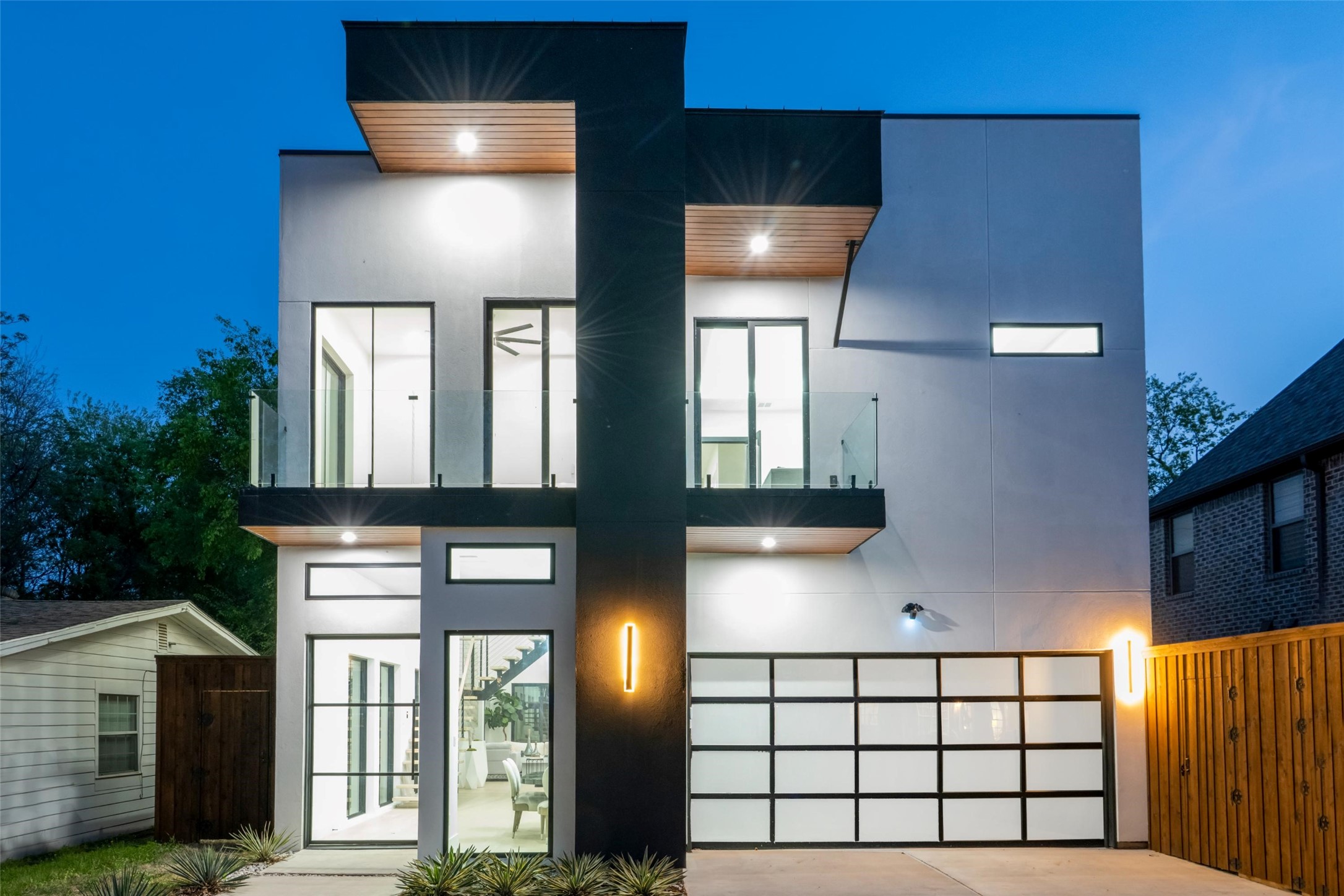 4218 Bonham Street Dallas TX 75229