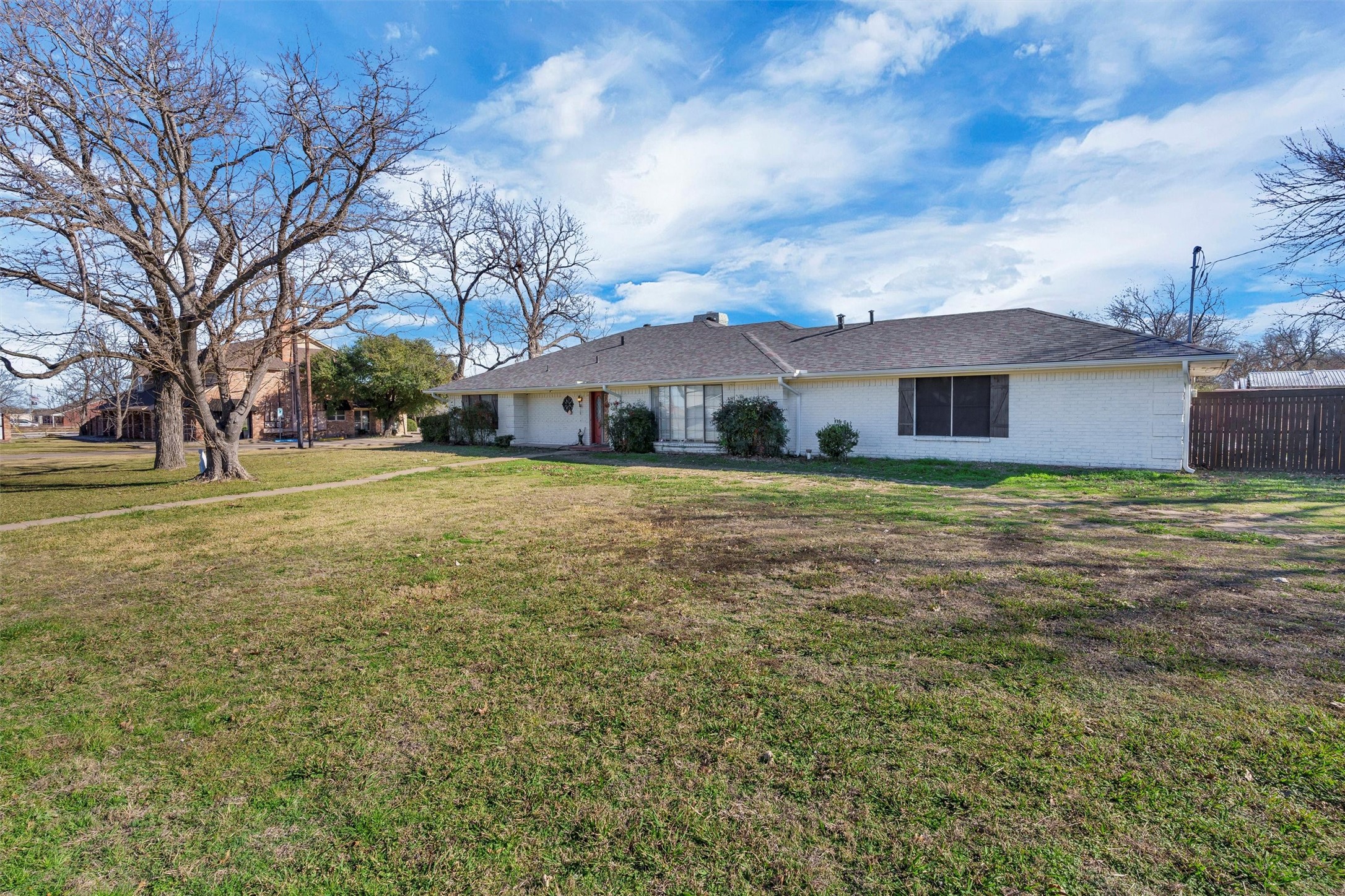 706 E Criner Street Grandview TX 76050