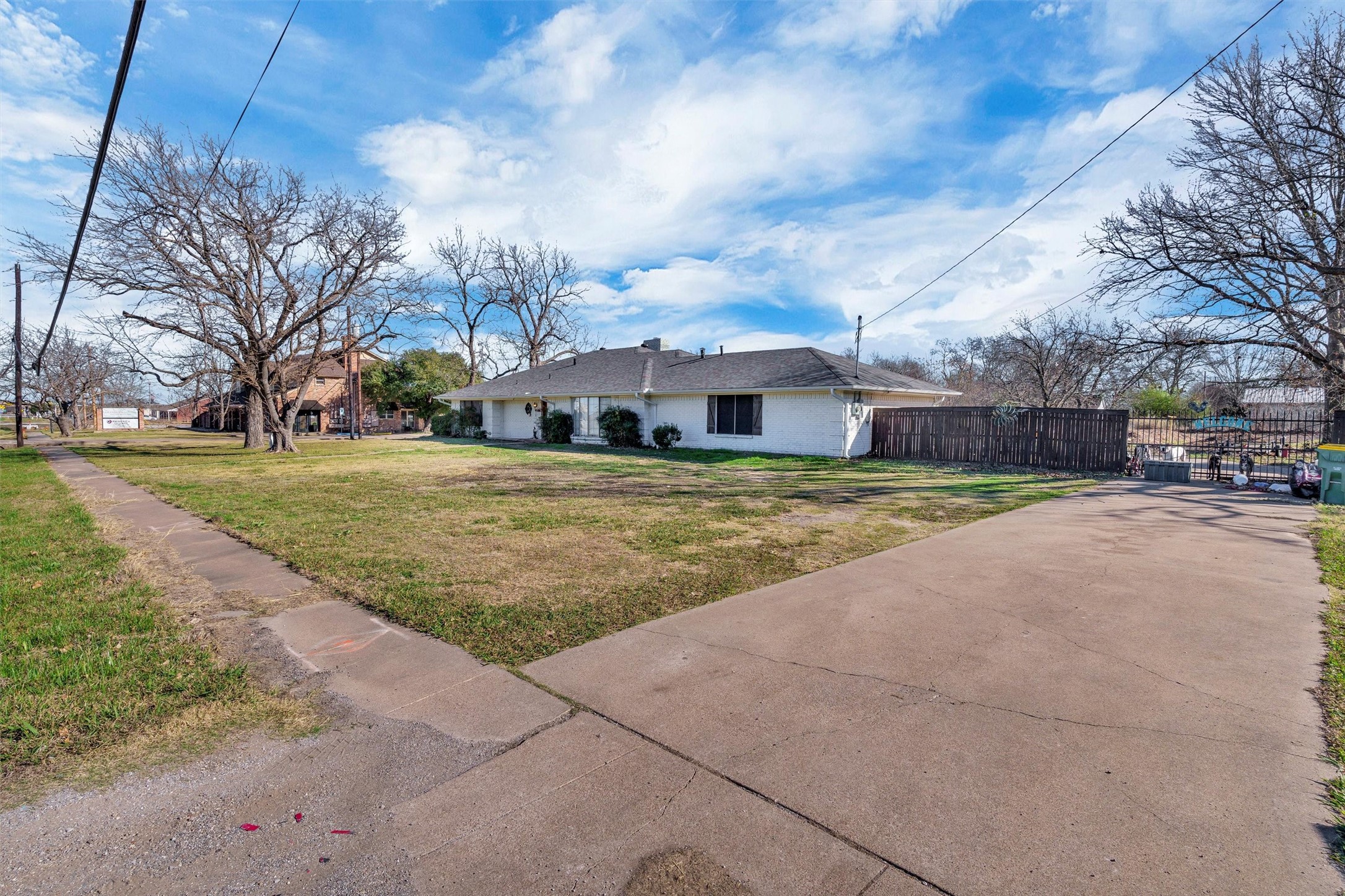 706 E Criner Street Grandview TX 76050