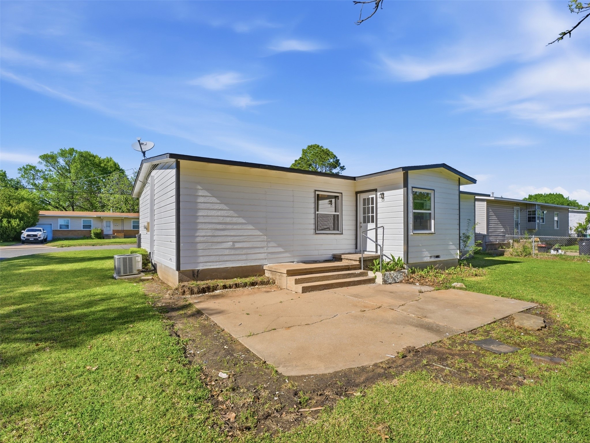 328 W Burton Street Sherman TX 75092