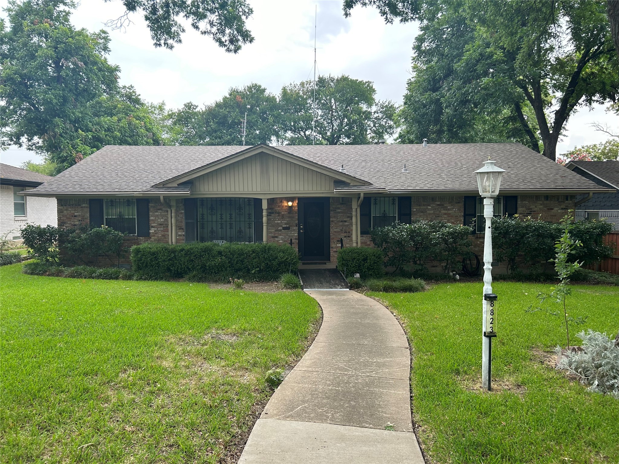 8823 Bretshire Drive Dallas TX 75228