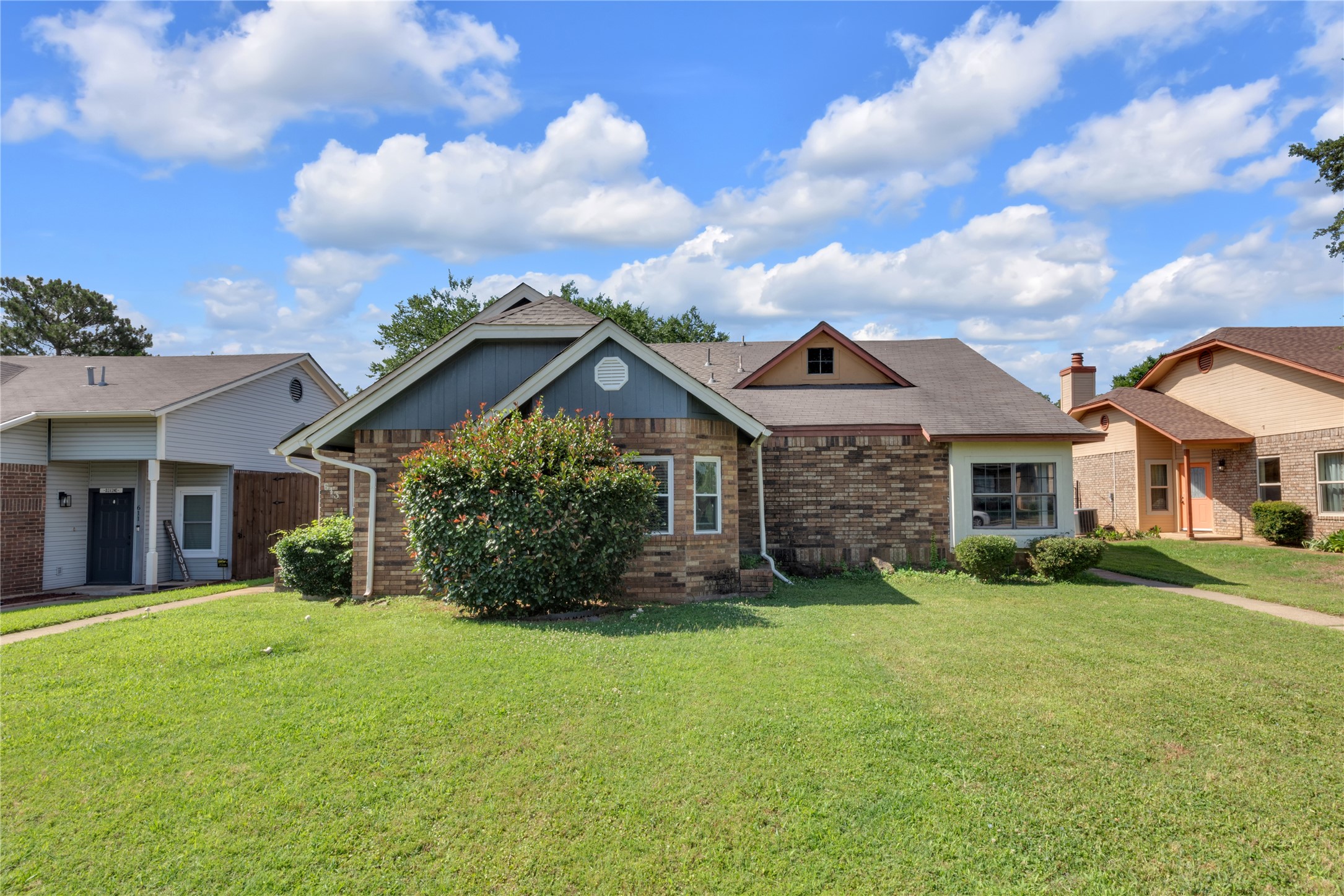 613 Canterbury Street Euless TX 76039