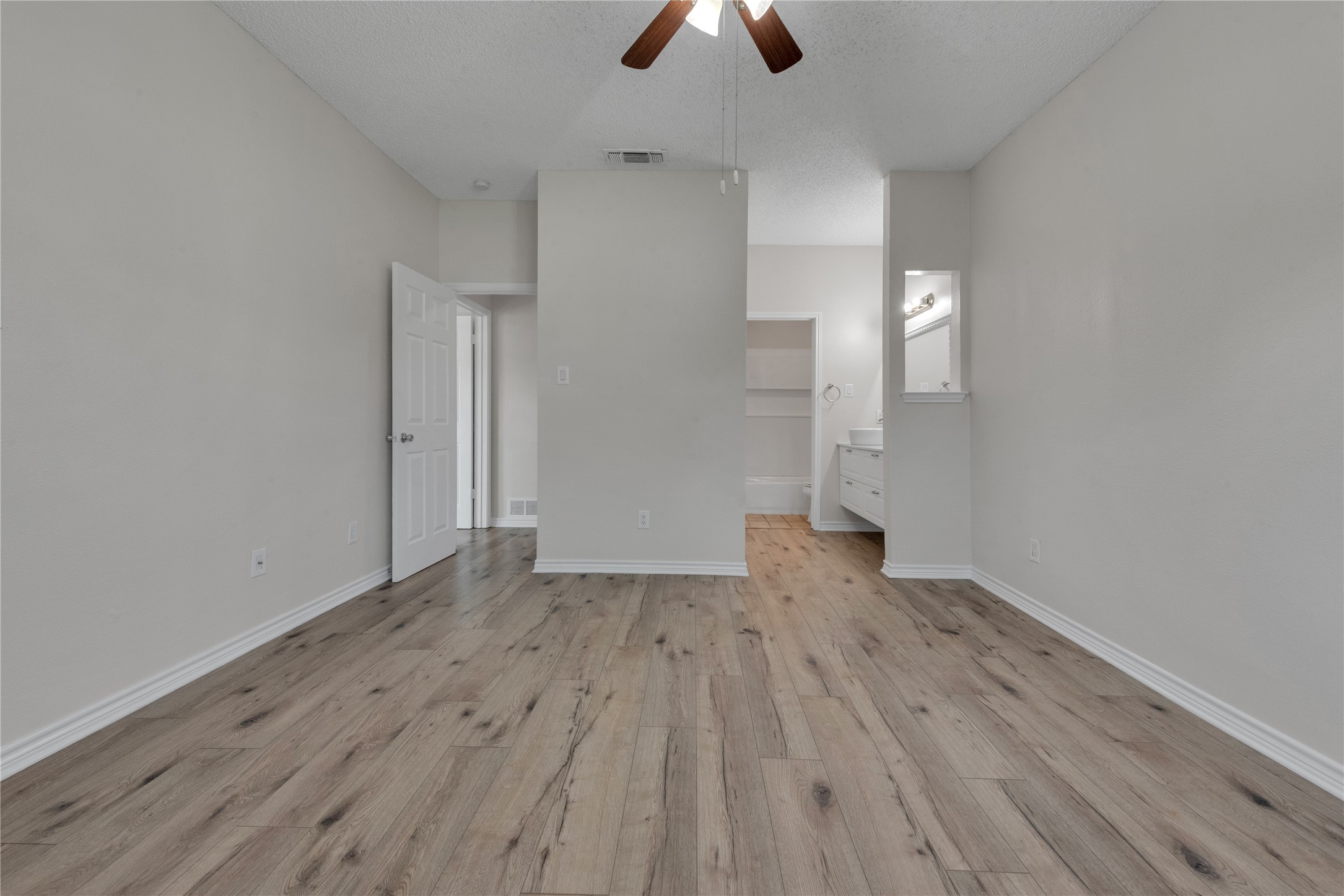 613 Canterbury Street Euless TX 76039