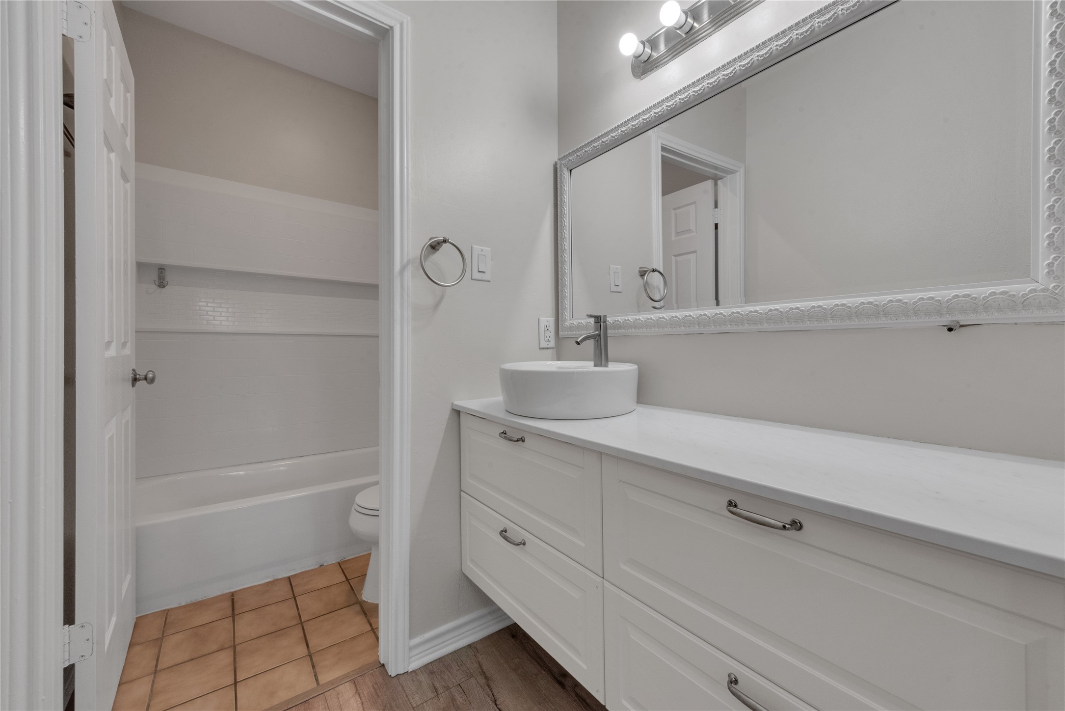 613 Canterbury Street Euless TX 76039