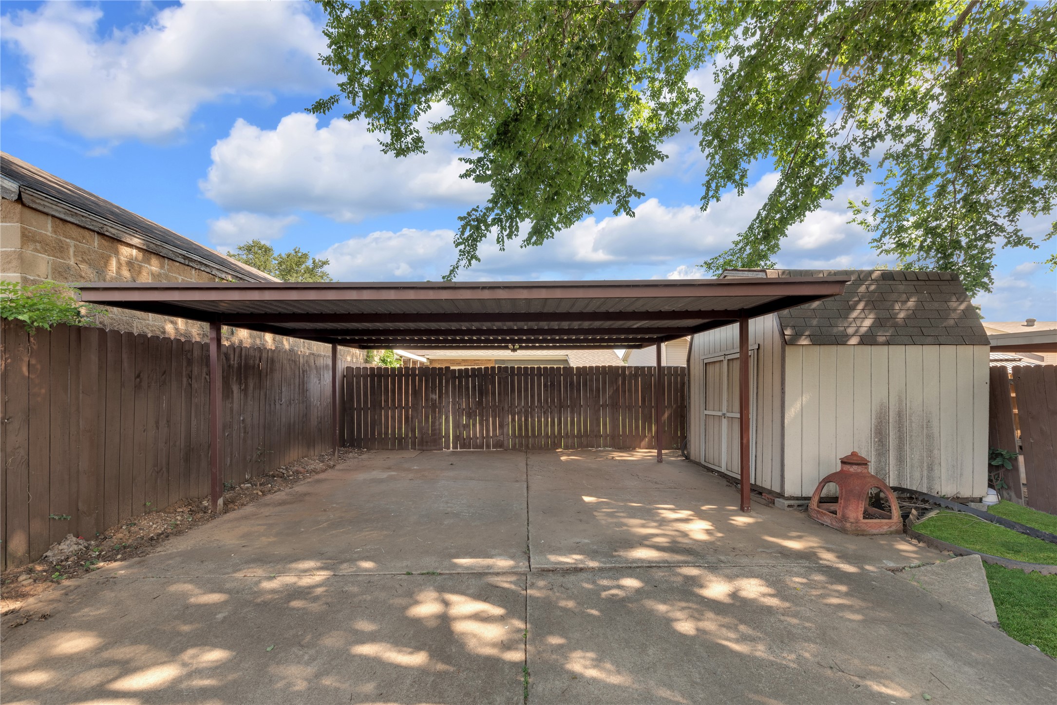 613 Canterbury Street Euless TX 76039