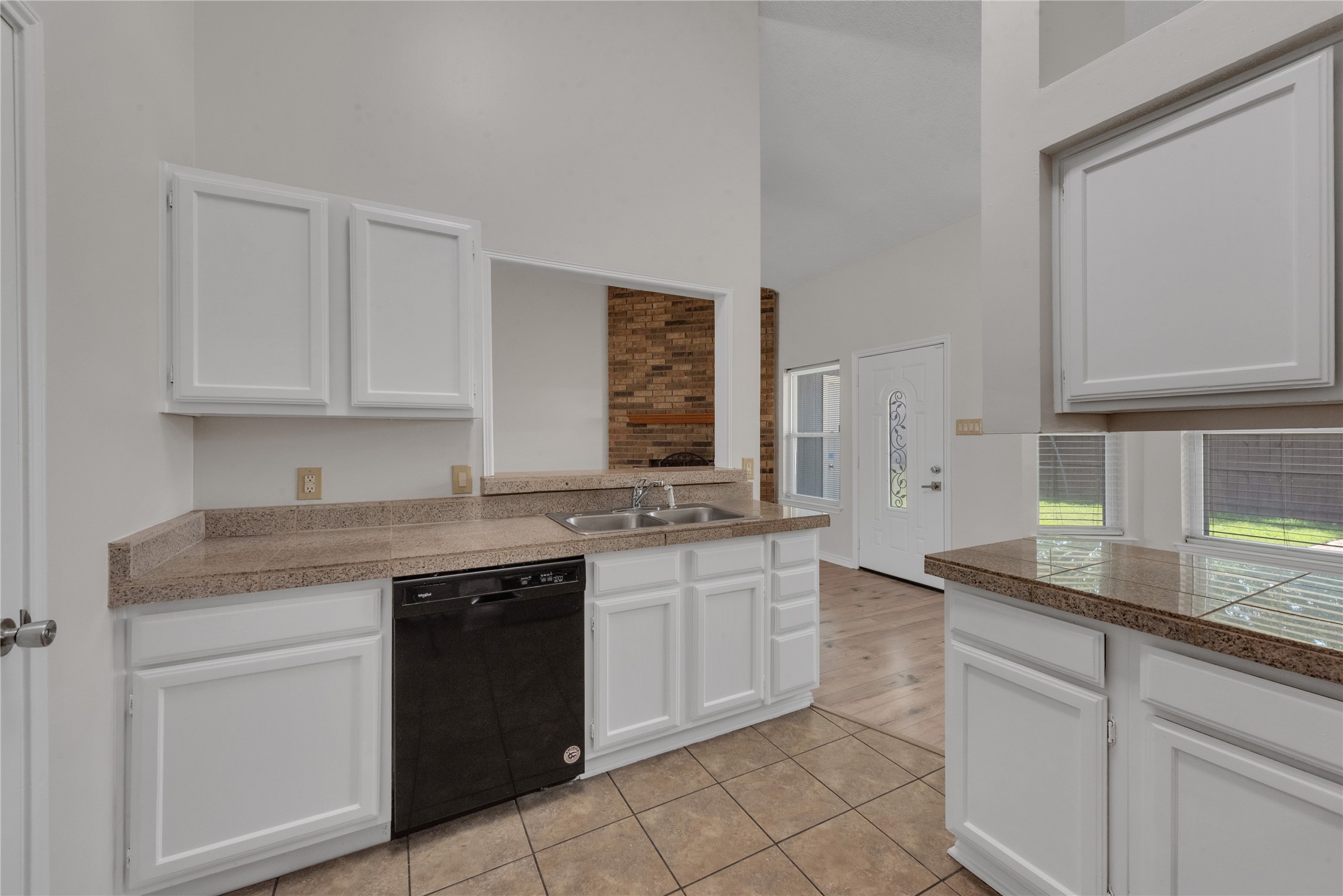 613 Canterbury Street Euless TX 76039