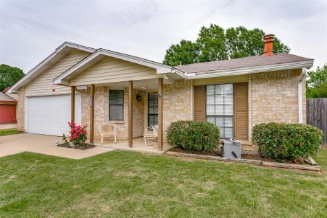 2606 Lawndale Lane Euless TX 76039