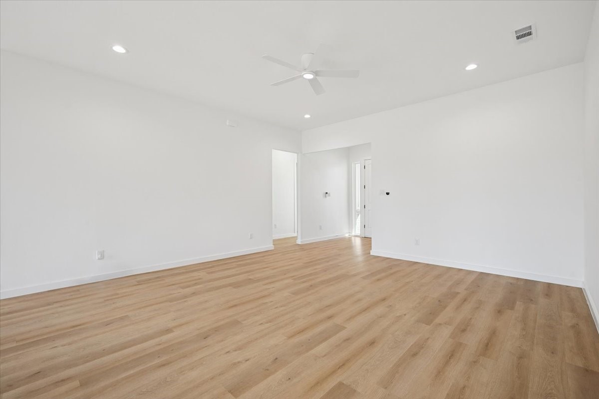 1633 E Tucker Street Fort Worth TX 76104