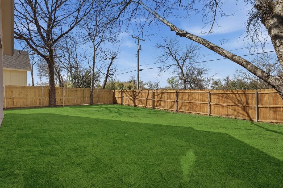 1633 E Tucker Street Fort Worth TX 76104
