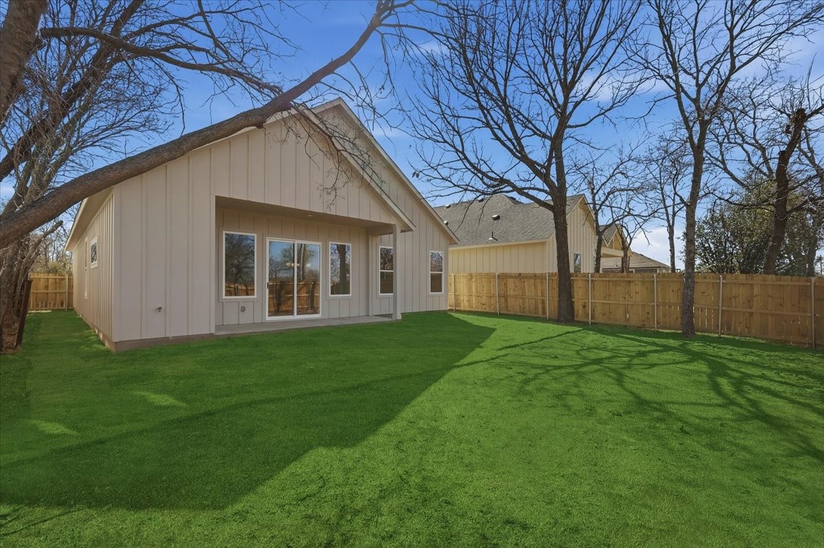 1633 E Tucker Street Fort Worth TX 76104