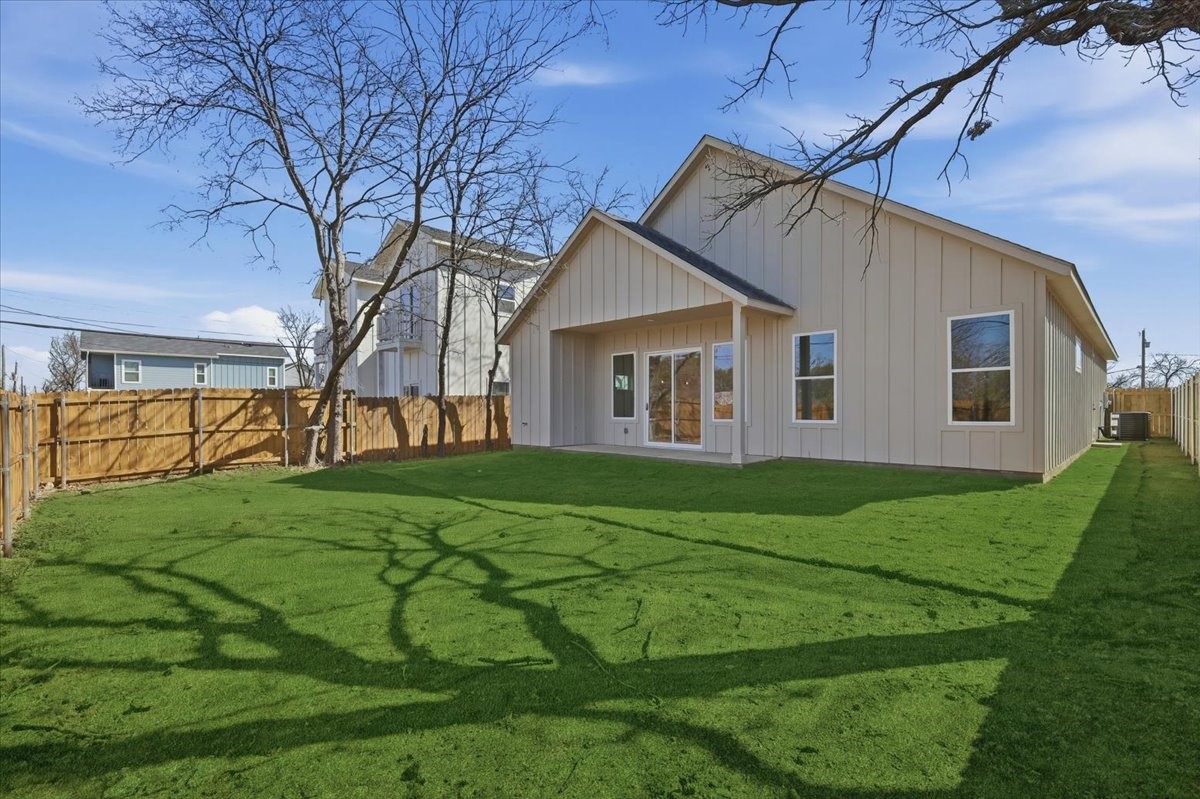 1633 E Tucker Street Fort Worth TX 76104