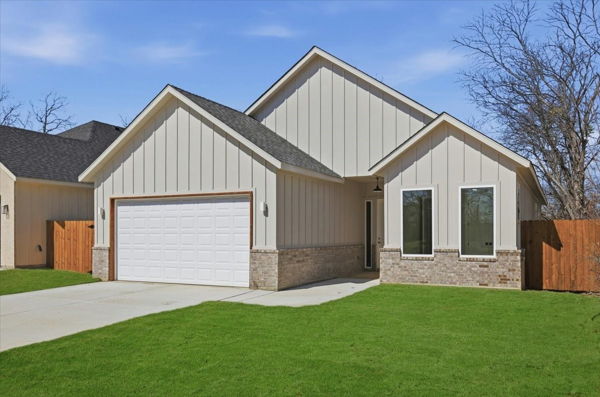 1633 E Tucker Street Fort Worth TX 76104