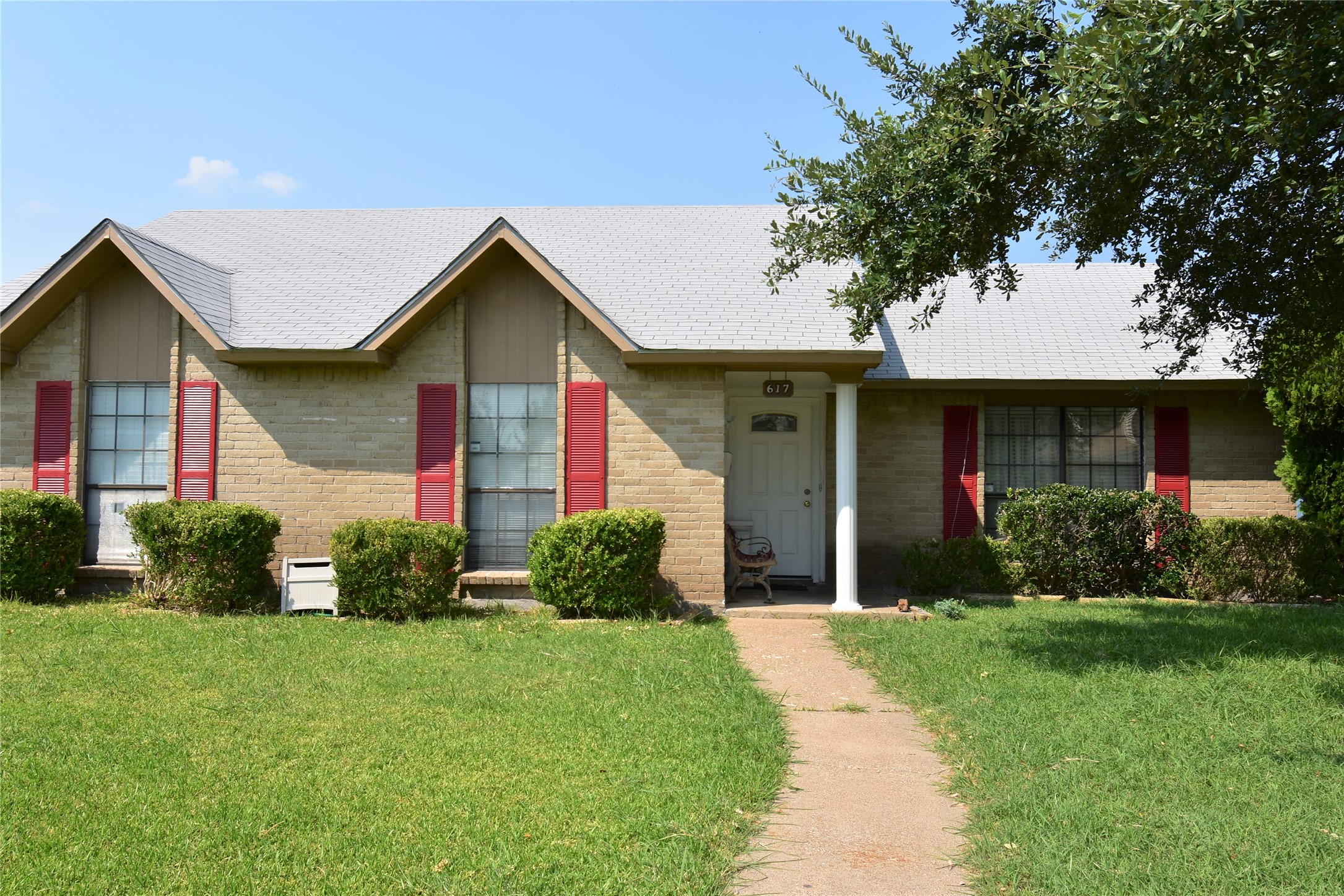 617 Camilla Lane Garland TX 75040