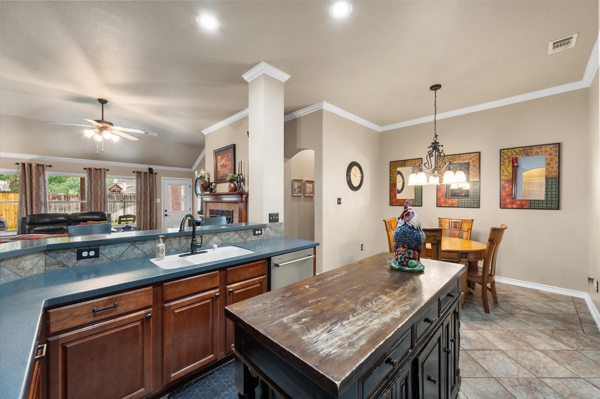 904 Lindstrom Drive Fort Worth TX 76131