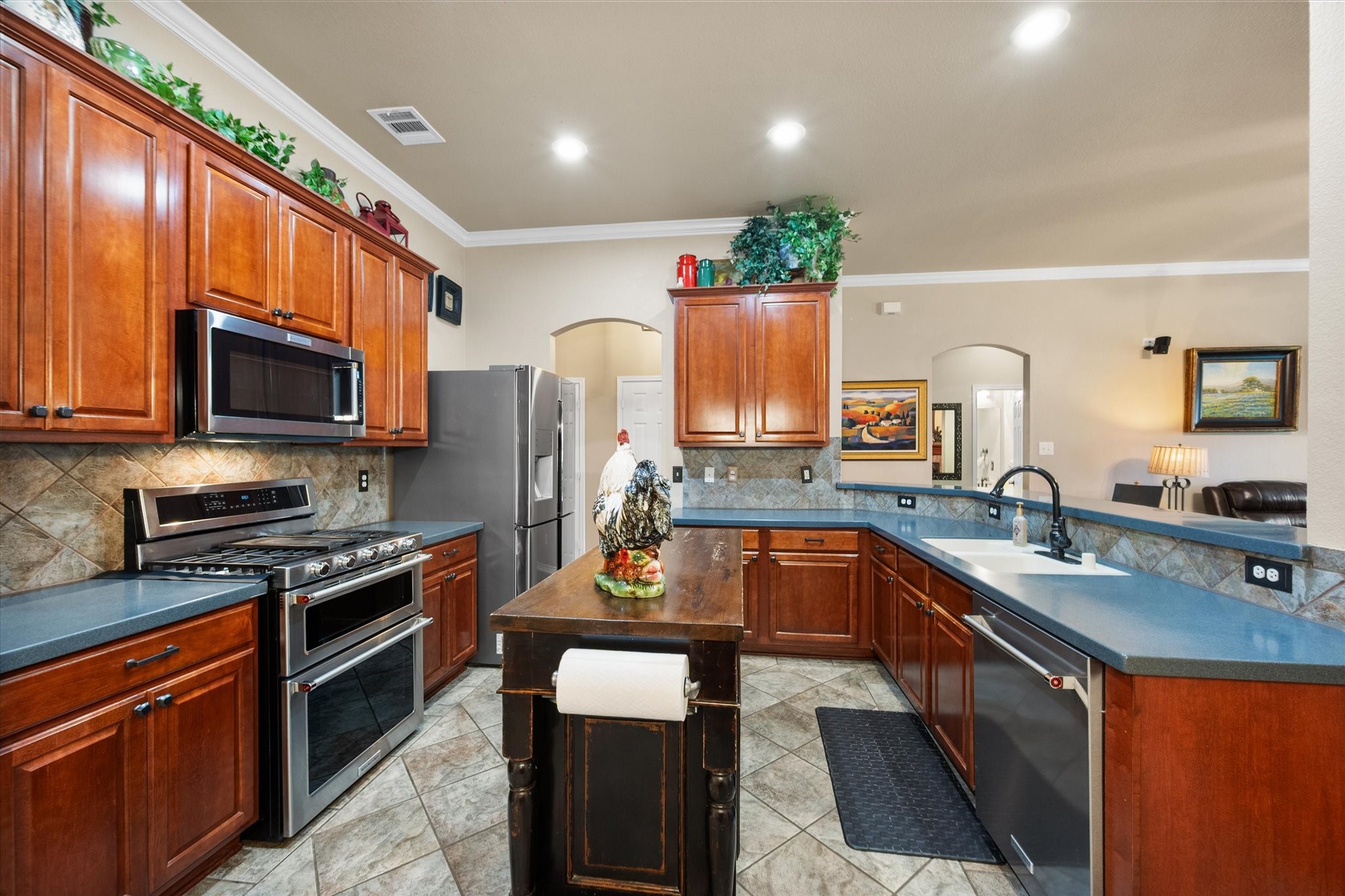 904 Lindstrom Drive Fort Worth TX 76131
