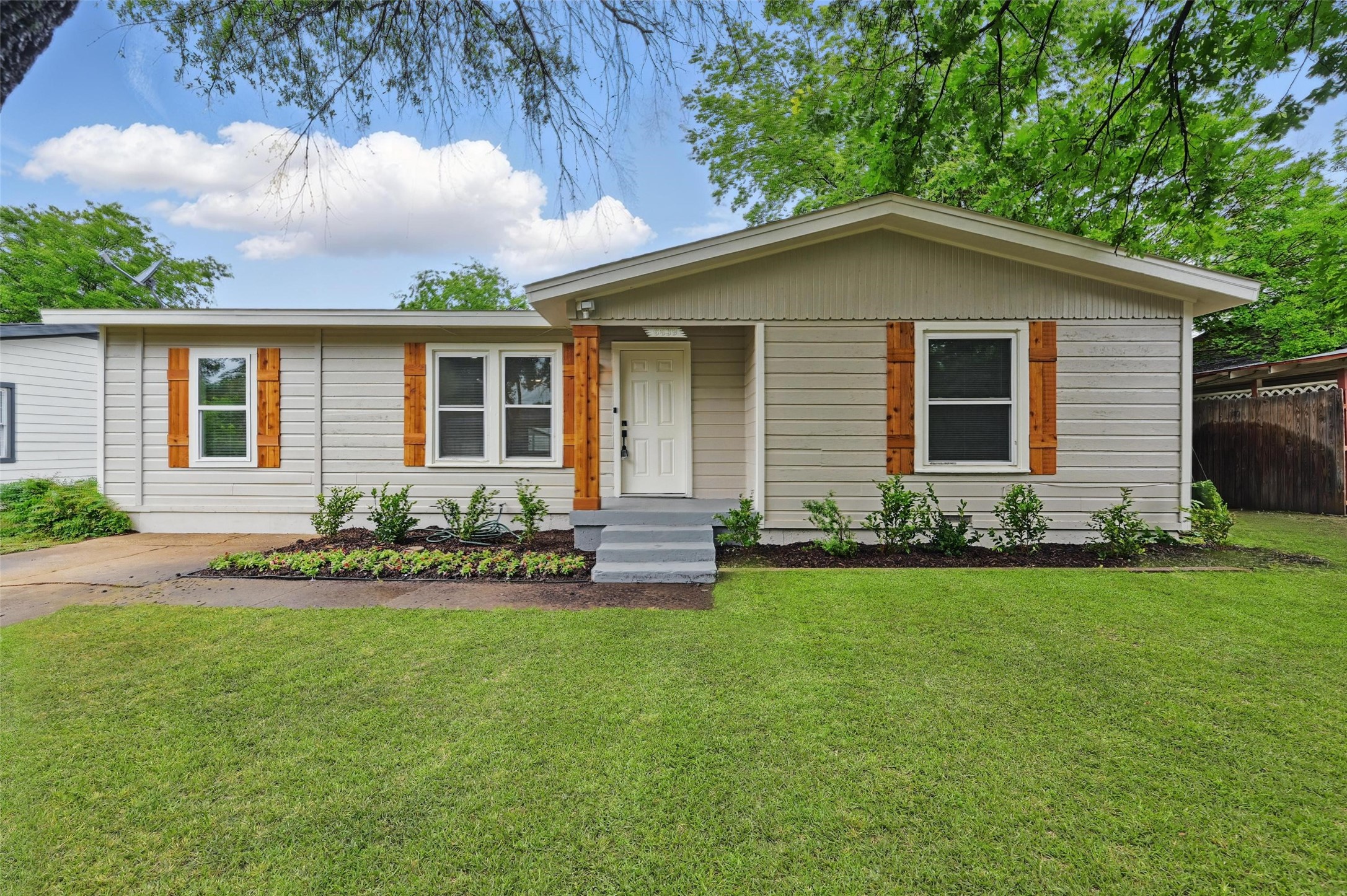 6639 Onyx Drive N North Richland Hills TX 76180