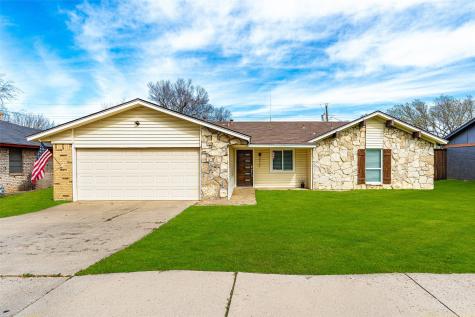 2017 Lexington Place Bedford TX 76022