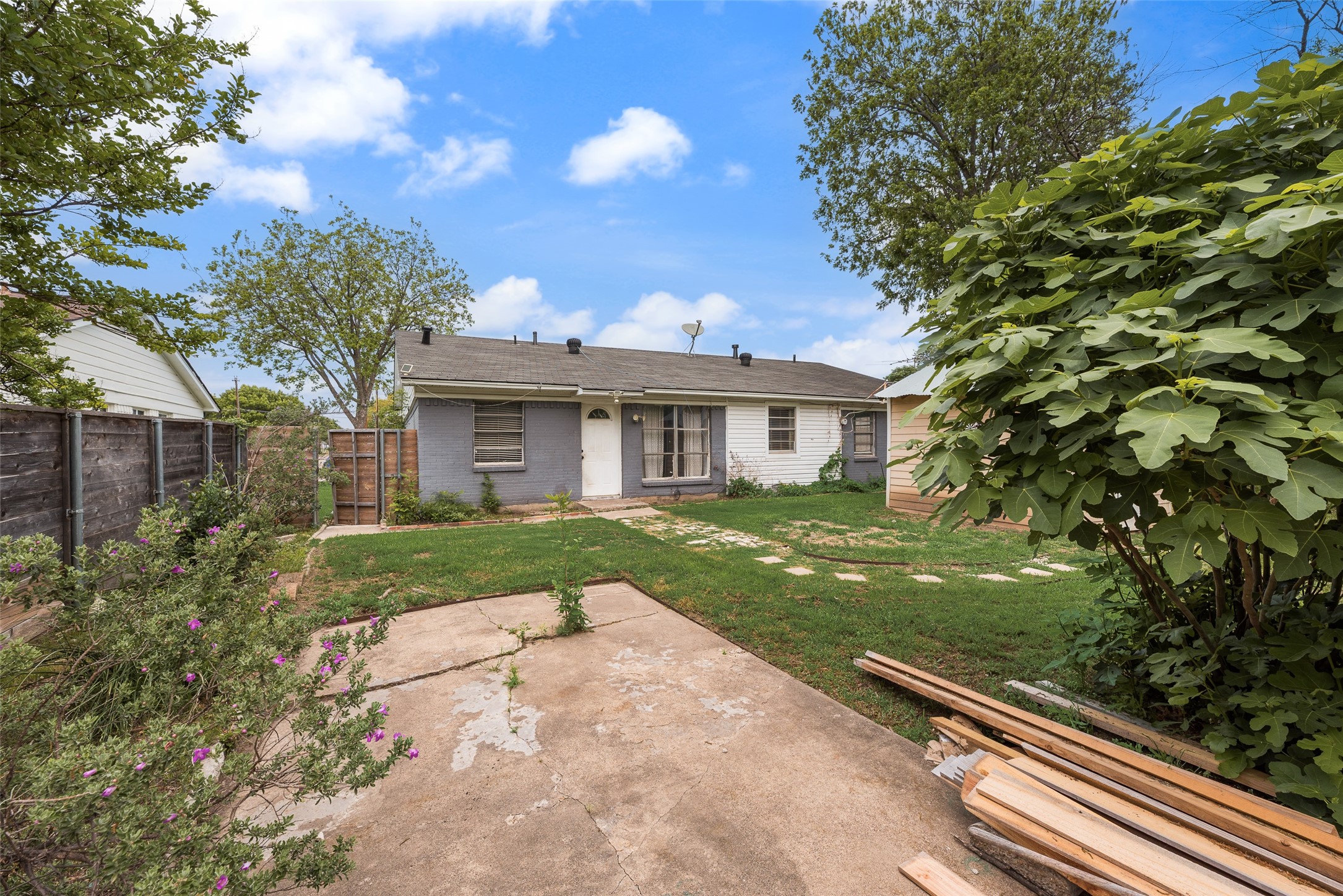 1207 Ridgeway Drive Richardson TX 75080