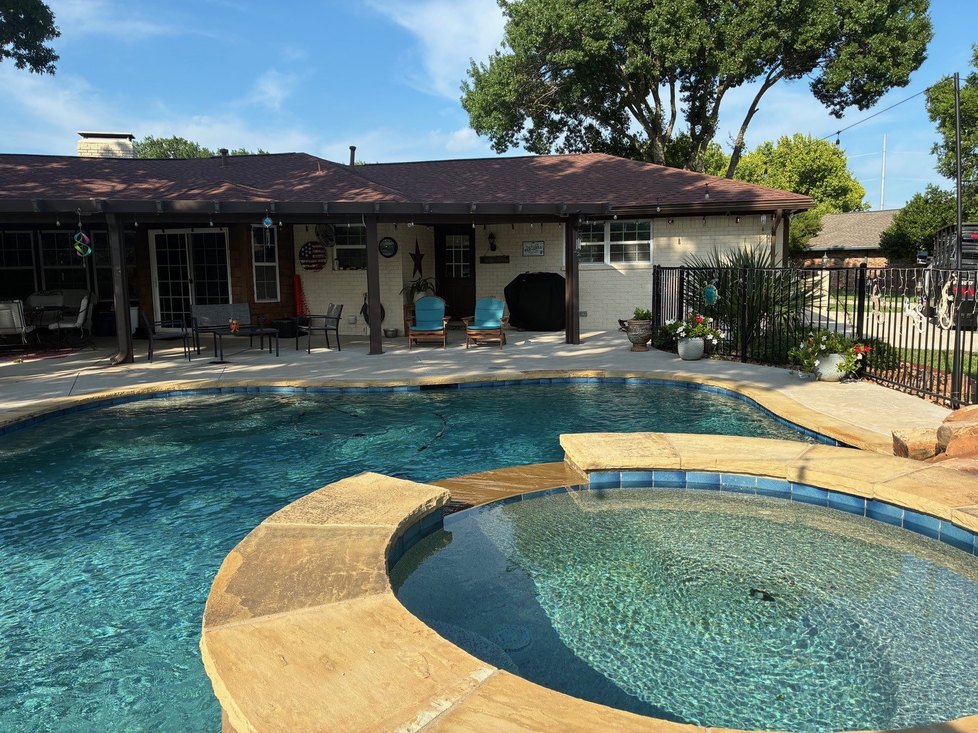 105 Elm Drive Oak Leaf TX 75154