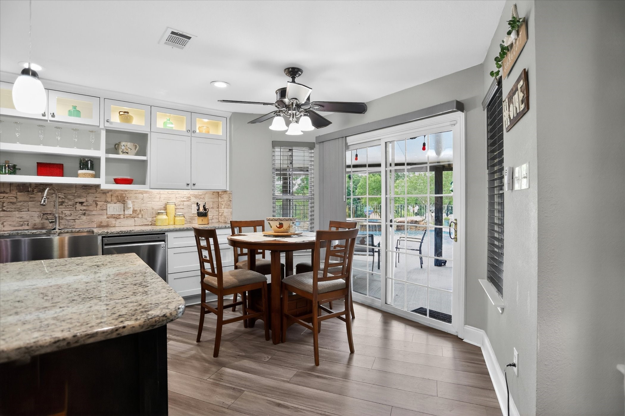 105 Elm Drive Oak Leaf TX 75154
