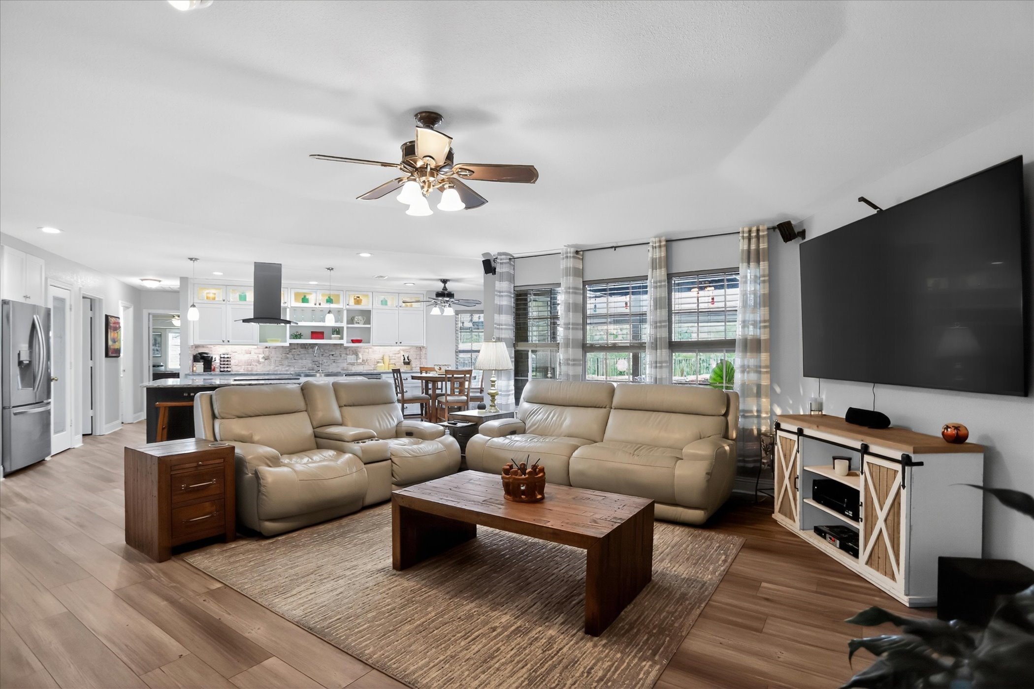 105 Elm Drive Oak Leaf TX 75154